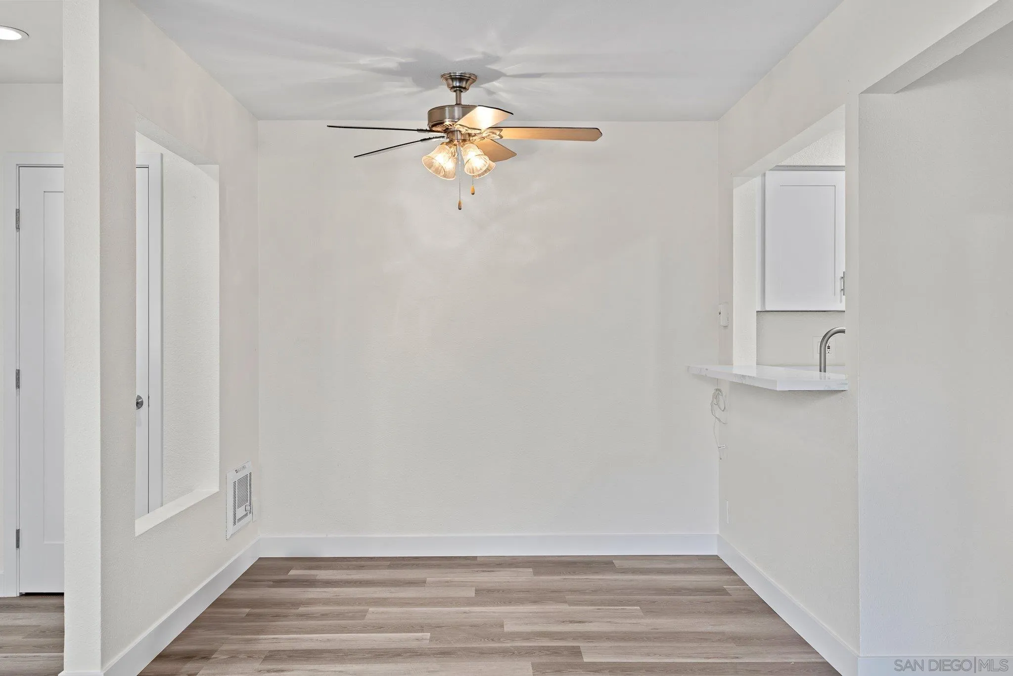 Photo #4: 250035976 Listing 