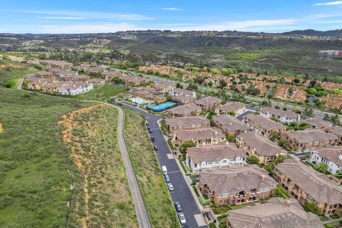 https://cdn.realtyfeed.com/cdn/127/250035979/4b5fb84e7431ec9b6d3d6f2b27d9aac9.webp
