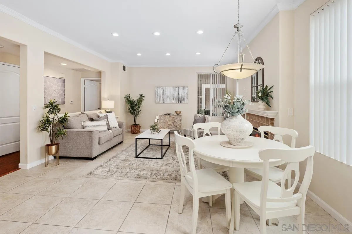 https://cdn.realtyfeed.com/cdn/127/250035979/fae89a7dae96b864cd4c7f55fb2f75b1.webp