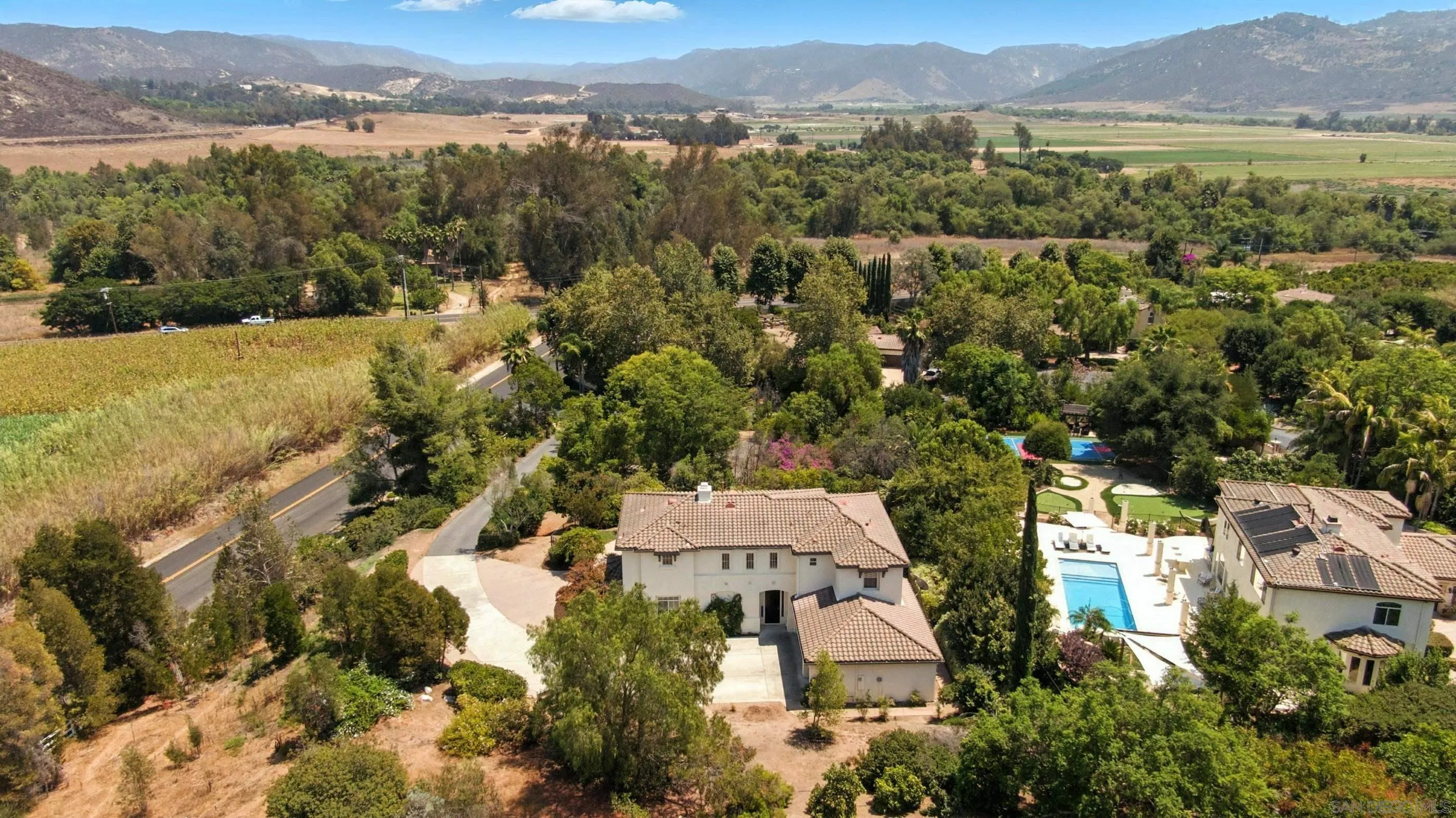 https://cdn.realtyfeed.com/cdn/127/250035983/202288f37766386a72f5c3b8774a80e2.webp
