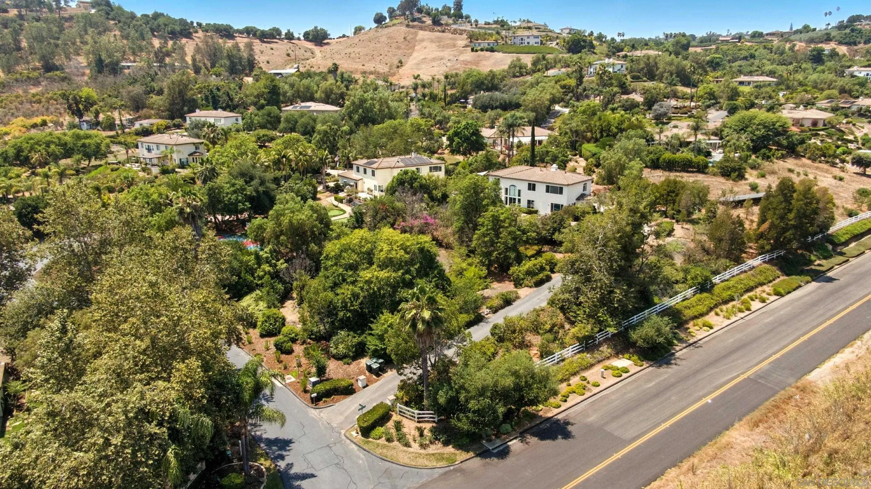 https://cdn.realtyfeed.com/cdn/127/250035983/43274f3ab41f1eab2140103d80ddf384.webp