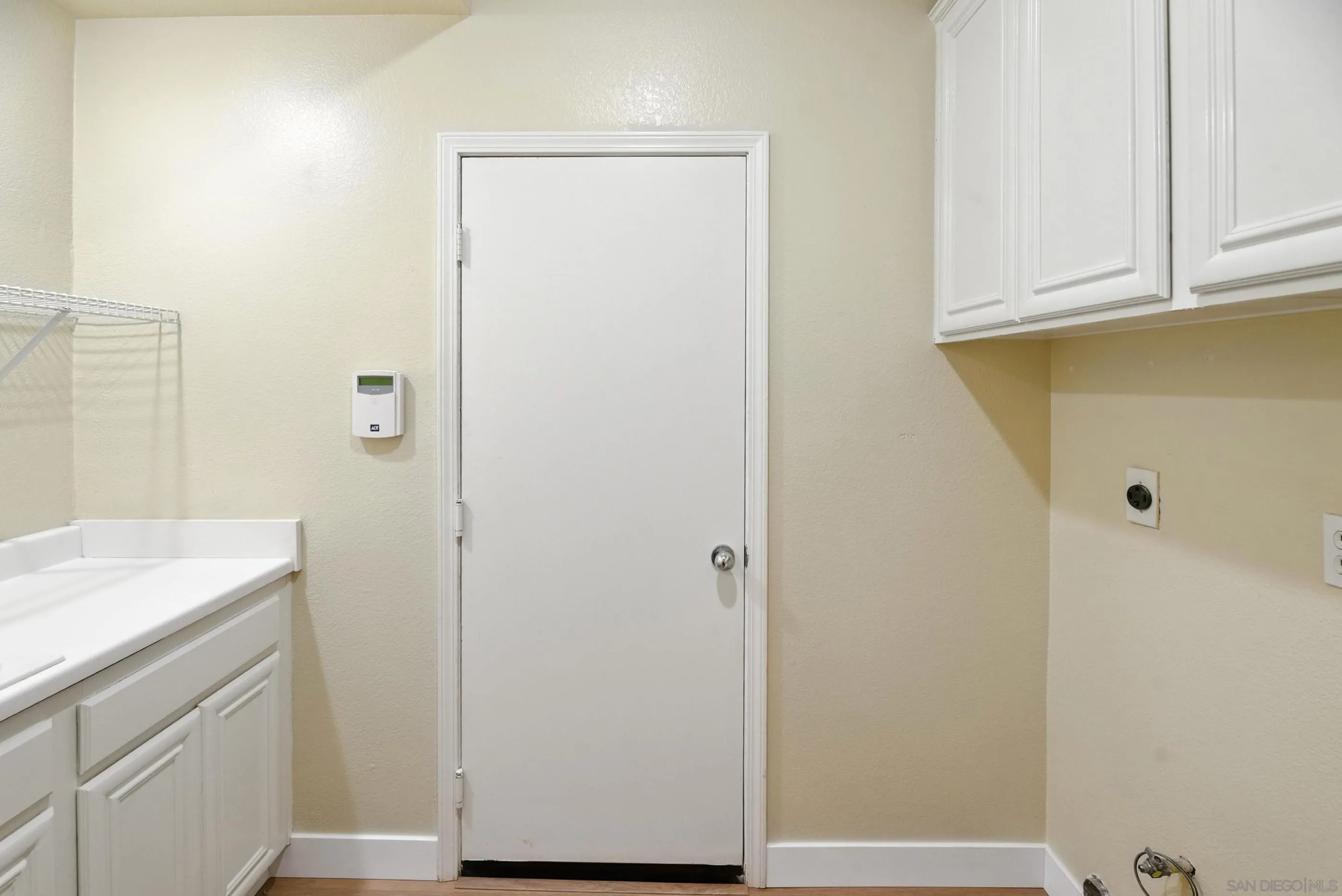 https://cdn.realtyfeed.com/cdn/127/250035983/55ef2cc3e3be4e73fd85f36a730fccb8.webp