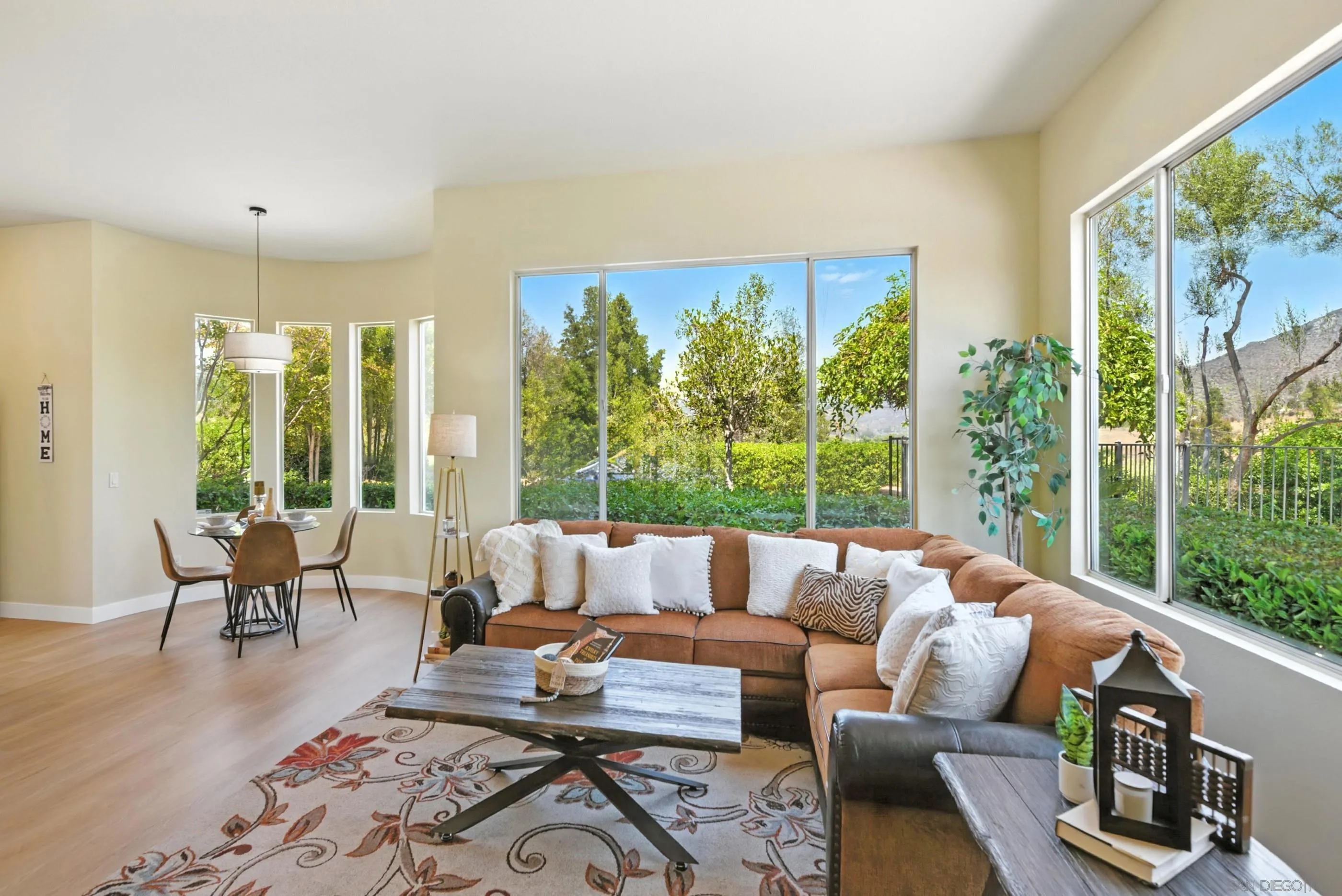 https://cdn.realtyfeed.com/cdn/127/250035983/6bfcbc5119fe4efe4068898d5baa32d6.webp