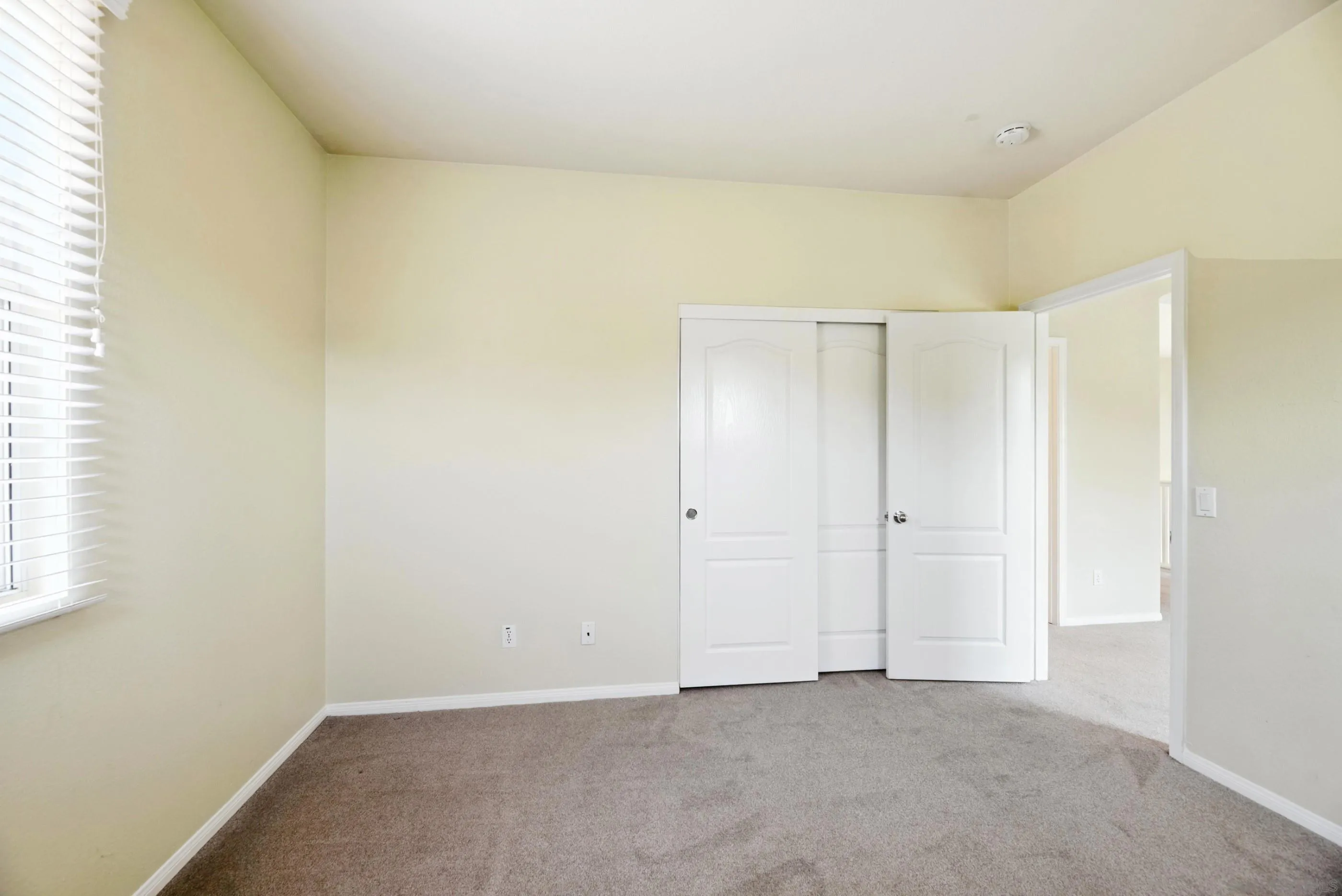 https://cdn.realtyfeed.com/cdn/127/250035983/a1b1752f7f58ea2c6fc0b39e65090f82.webp