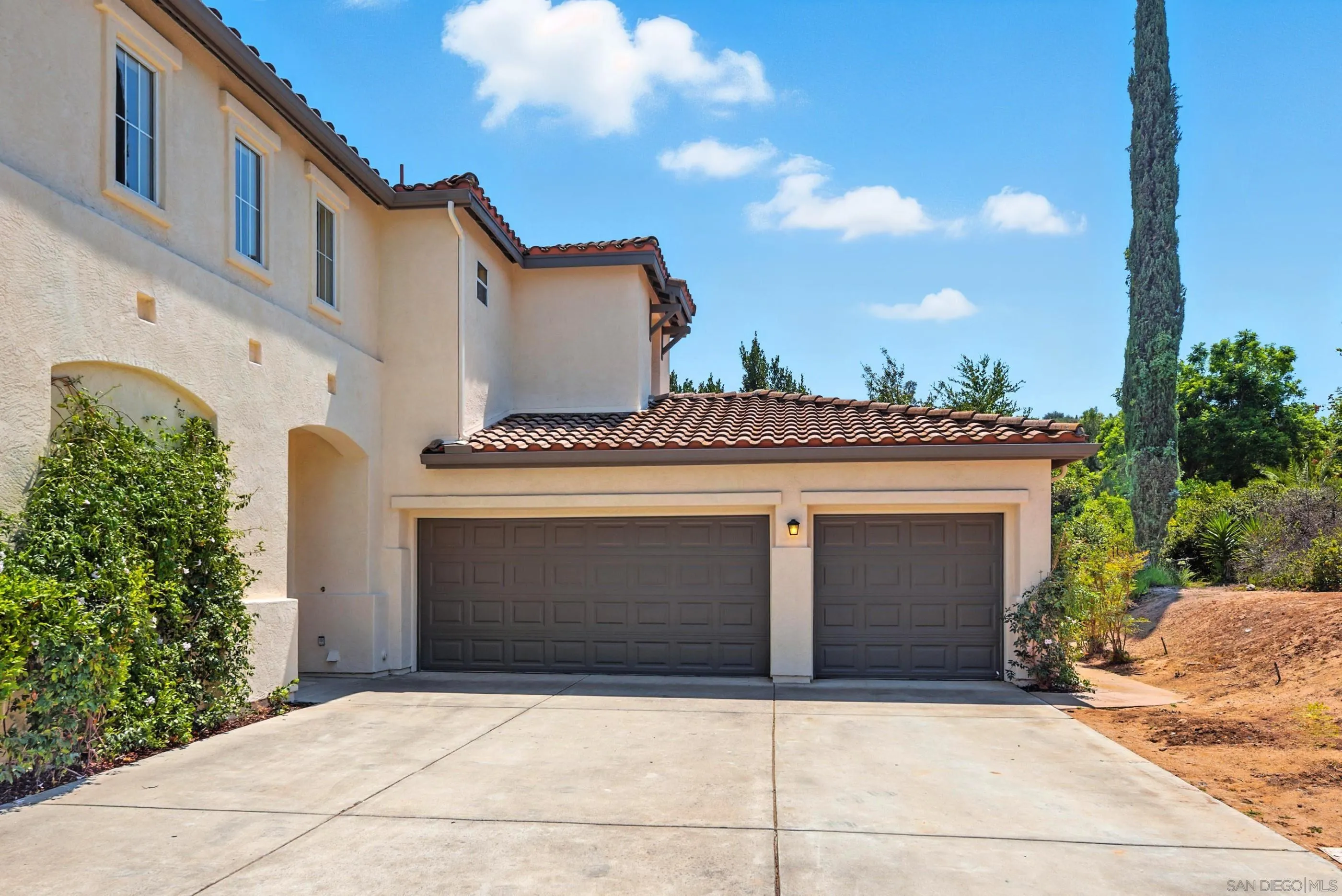 https://cdn.realtyfeed.com/cdn/127/250035983/a7cd2dd19348f4df2d745d847bcd699f.webp