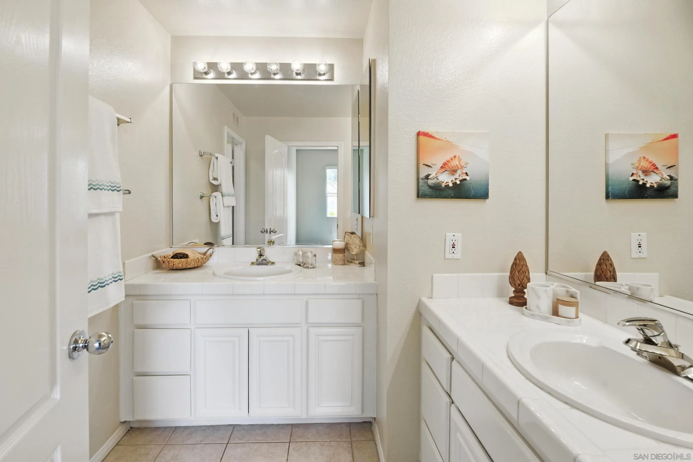 https://cdn.realtyfeed.com/cdn/127/250035983/d9af5811de937e4be925ca991c1027aa.webp