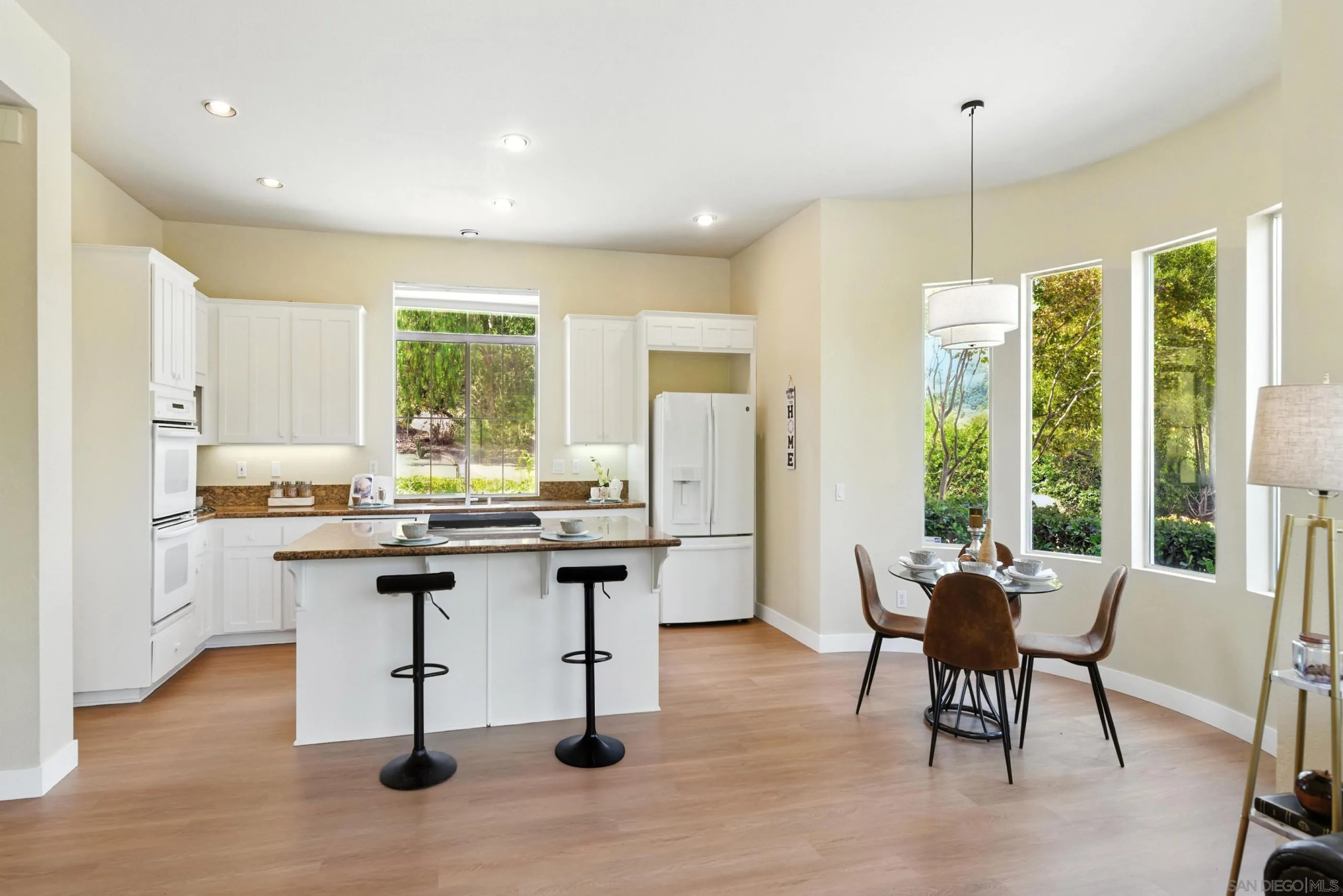 https://cdn.realtyfeed.com/cdn/127/250035983/e76ff0e57159a59b2afd228058fb040c.webp