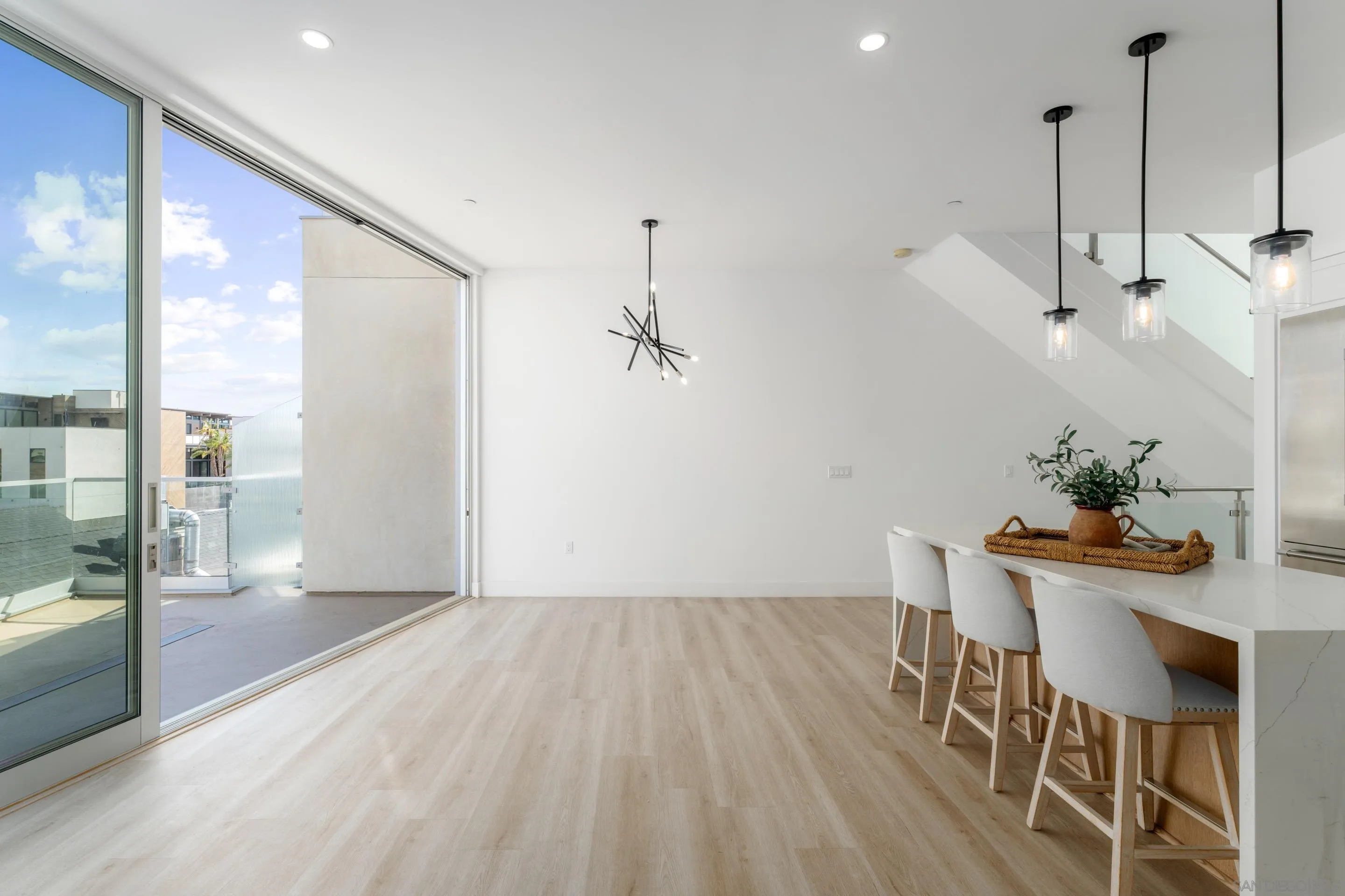 Photo #4: 250036001 Listing 