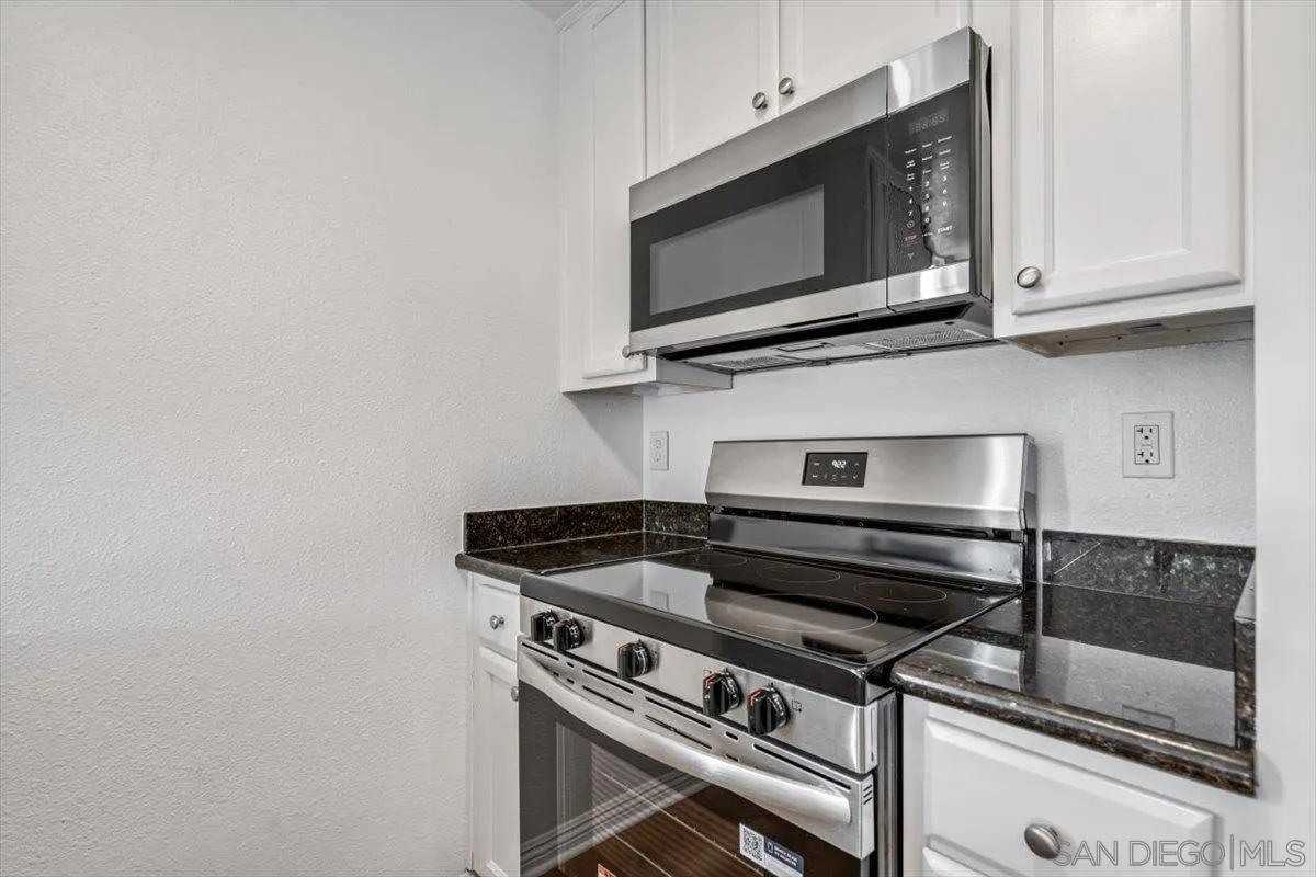 Photo #3: 250036007 Listing 