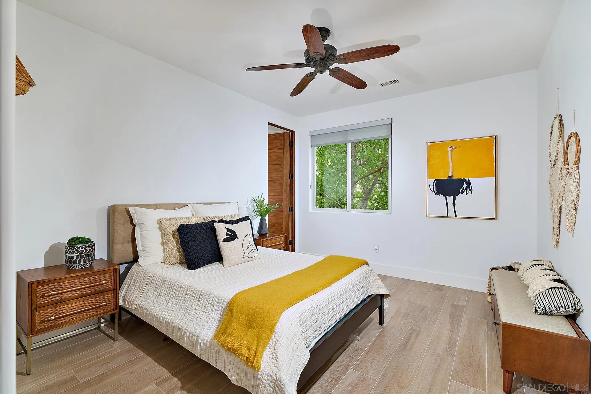 https://cdn.realtyfeed.com/cdn/127/250036008/1265a9257e9008eeaf976ad516a57913.webp