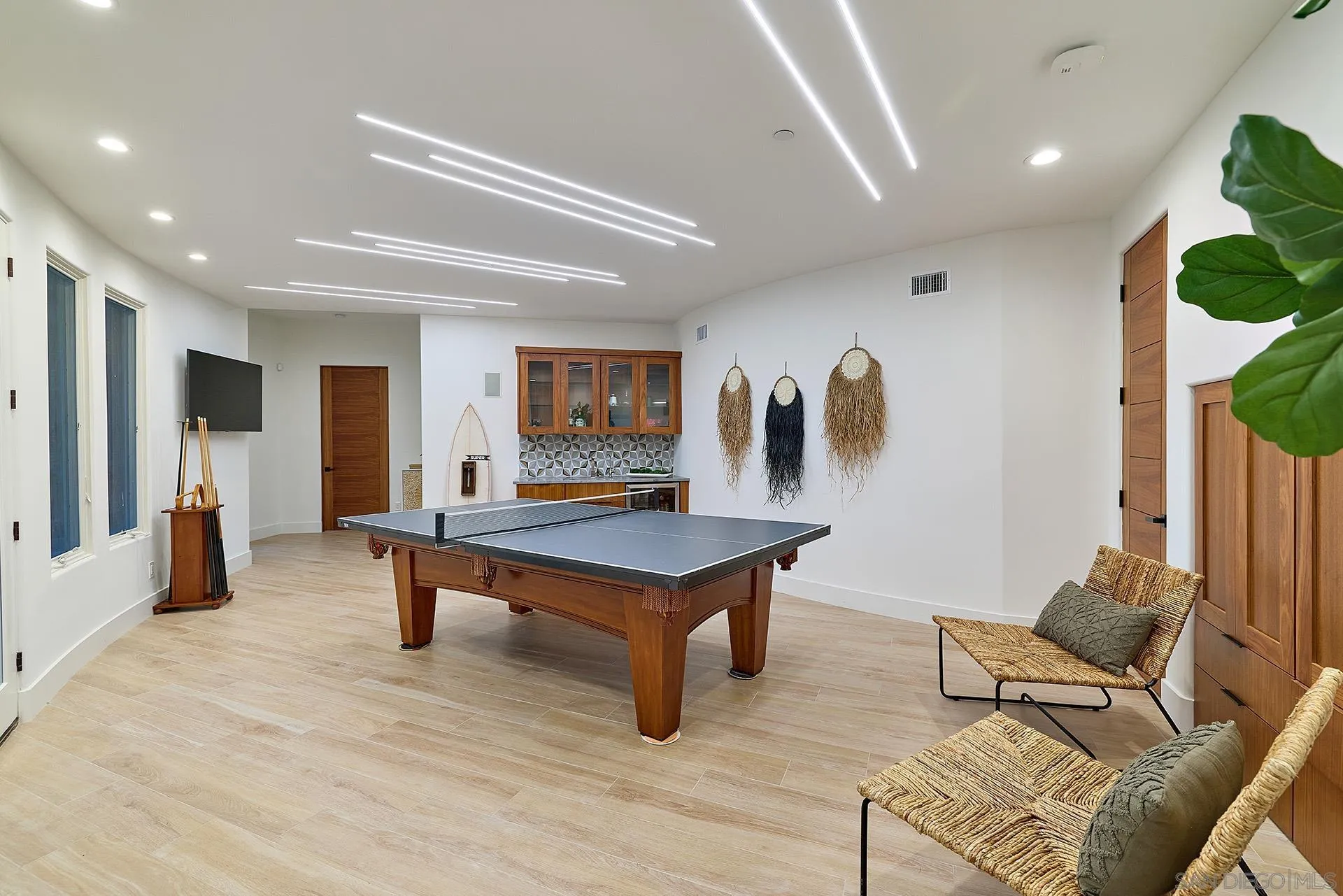 https://cdn.realtyfeed.com/cdn/127/250036008/2e8da0cb670821705f84eb05c60cd6ae.webp