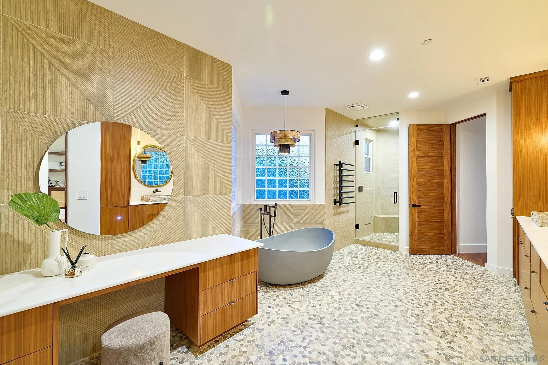 https://cdn.realtyfeed.com/cdn/127/250036008/633b6bf9155858a37d6bb38801cf8503.webp
