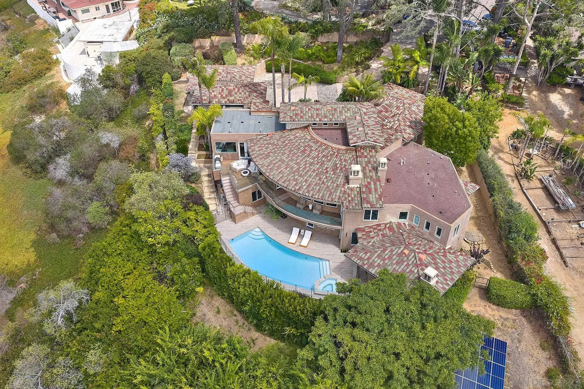 https://cdn.realtyfeed.com/cdn/127/250036008/825555b786b45e81477c3a3ea6c76d95.webp