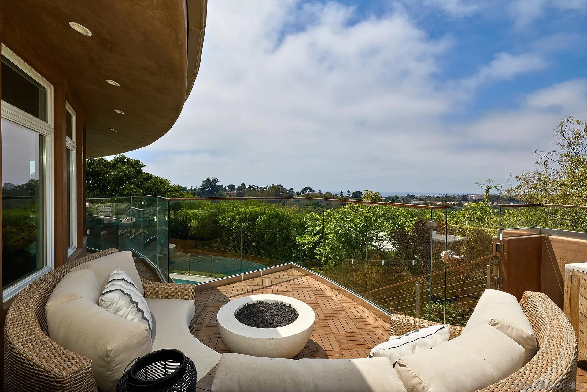 https://cdn.realtyfeed.com/cdn/127/250036008/899b3ca9d6179efabc7e80e785e1f9d3.webp