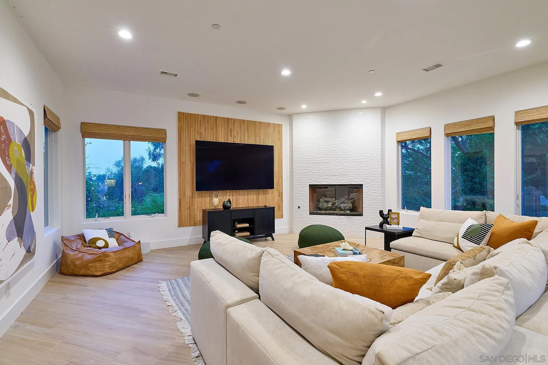 https://cdn.realtyfeed.com/cdn/127/250036008/eba6a643635f31b44da7bd5633f43b5f.webp