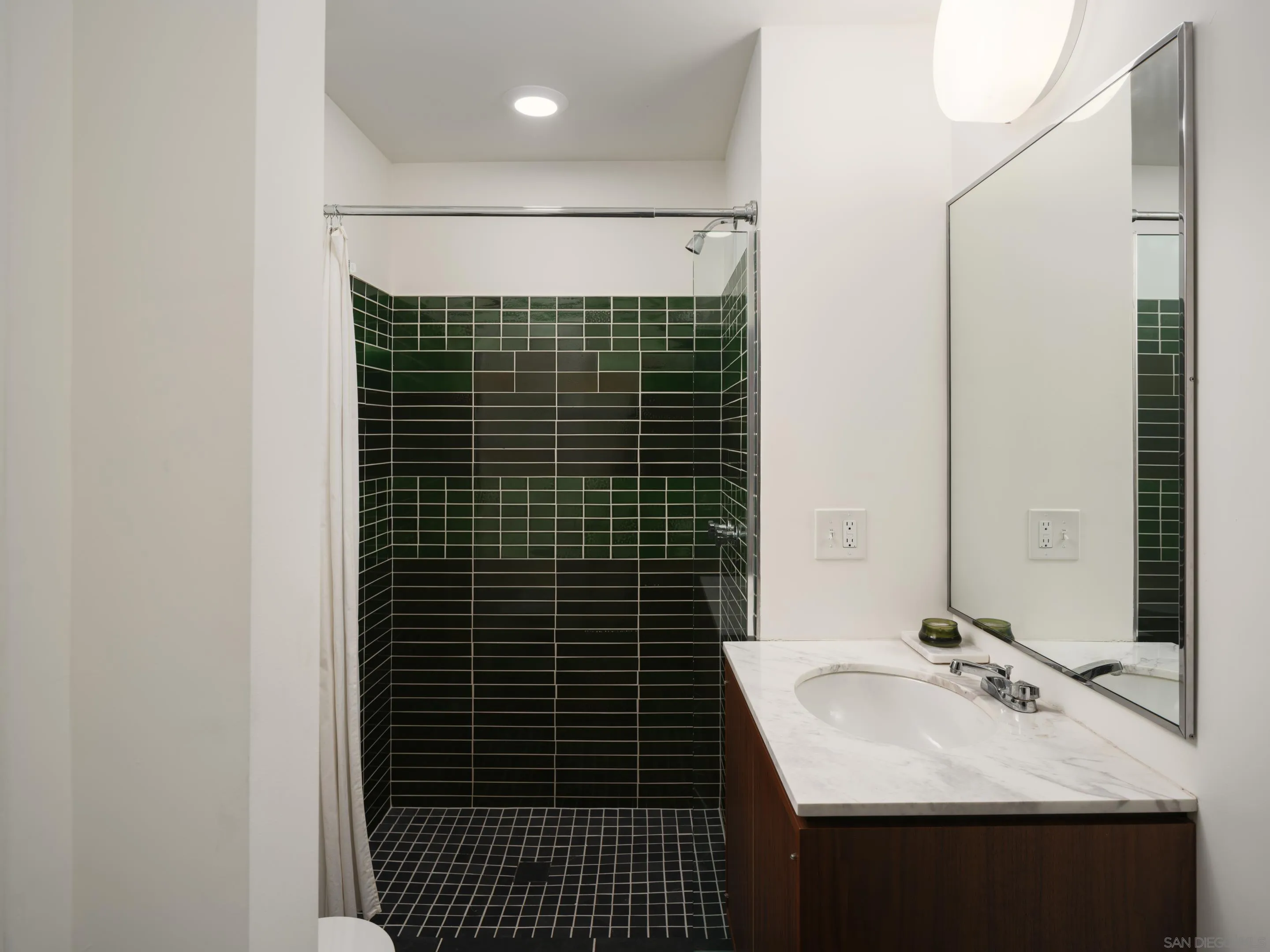 https://cdn.realtyfeed.com/cdn/127/250036010/3273d3c123991708a2949f93c3bce53d.webp
