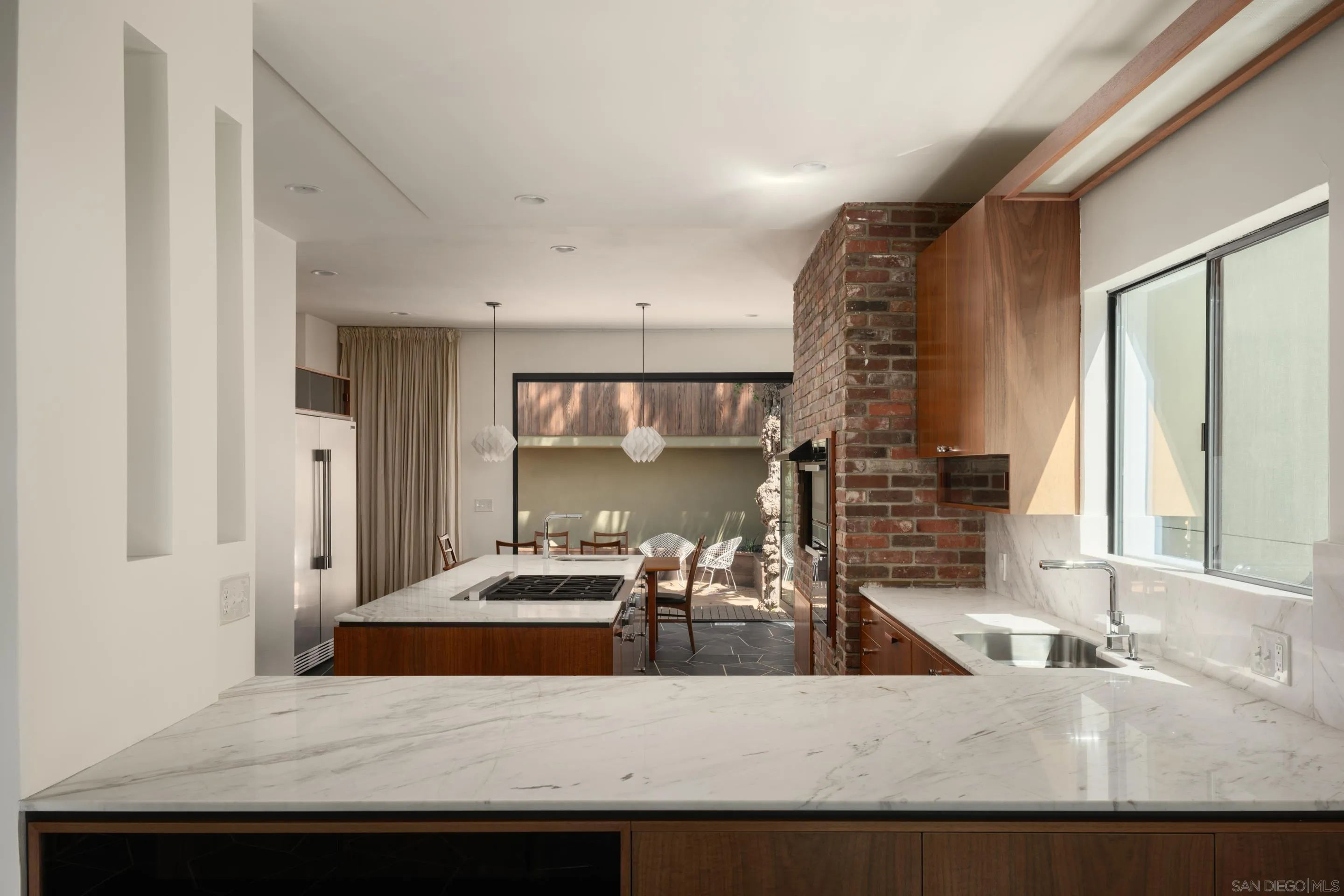 https://cdn.realtyfeed.com/cdn/127/250036010/d1da4b5d00aeadde0b9af5bb403756e8.webp