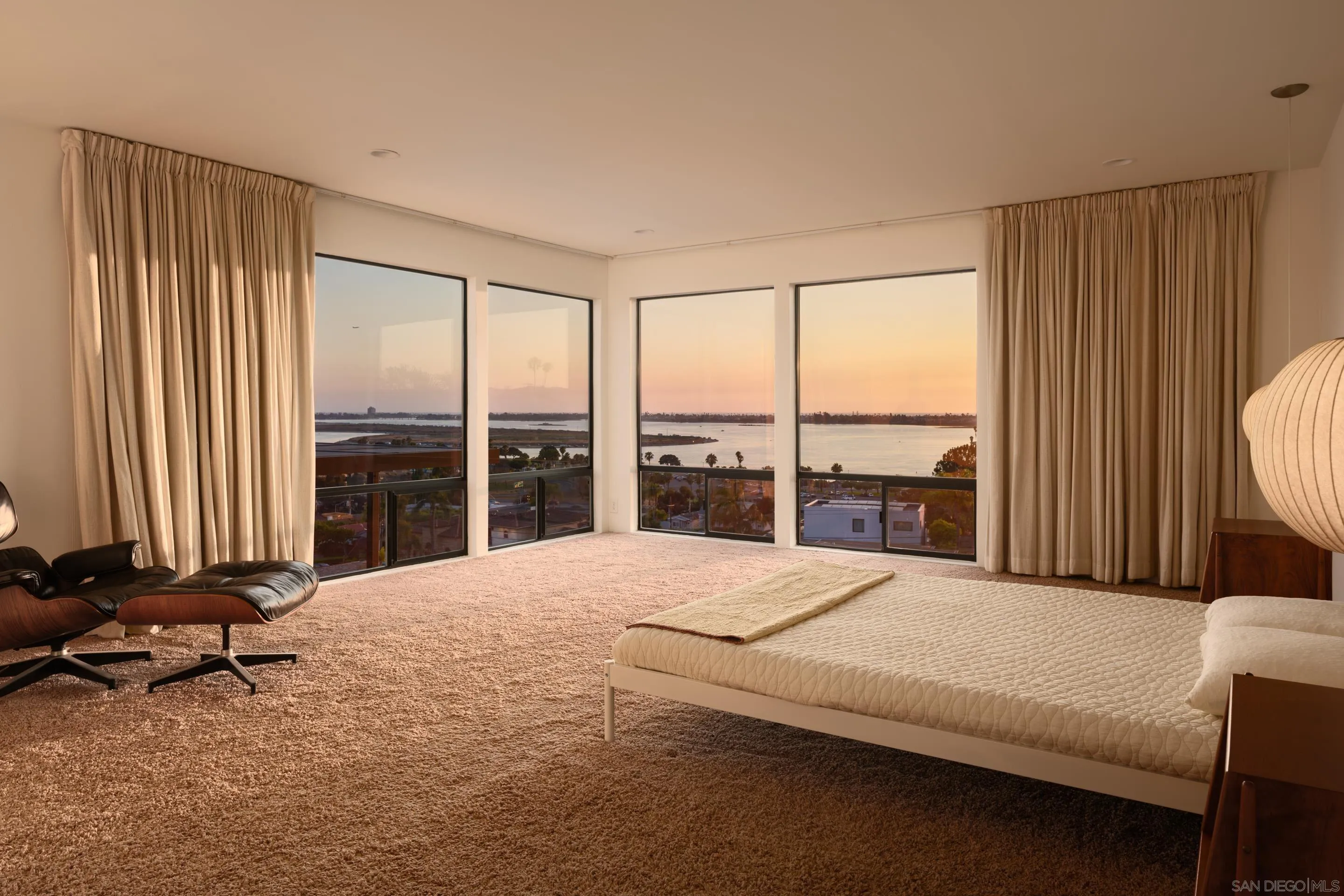 https://cdn.realtyfeed.com/cdn/127/250036010/d4c37328c39ee2fb45a393e7081d3e5b.webp