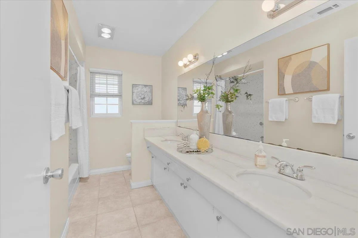 https://cdn.realtyfeed.com/cdn/127/250036016/488d46437da9967c7e33ed8375916dfa.webp