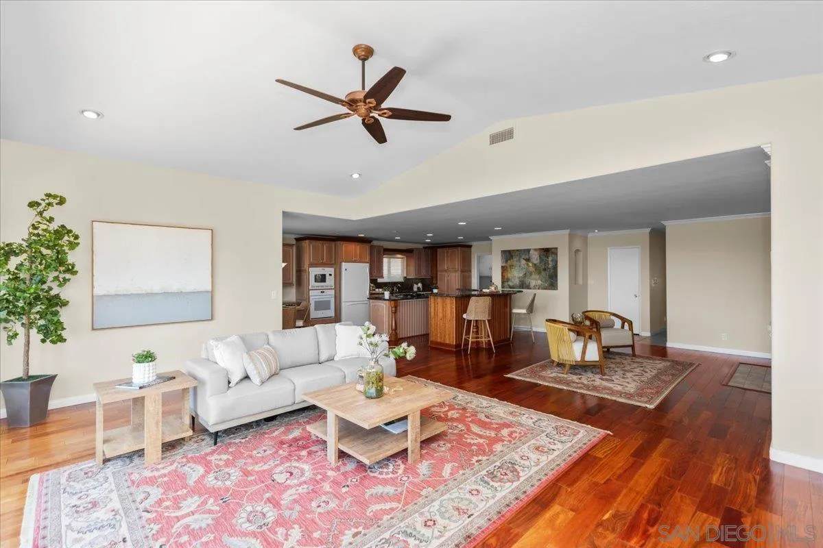 https://cdn.realtyfeed.com/cdn/127/250036016/502b21a2d65eb10d45f1e5b3e227641d.webp