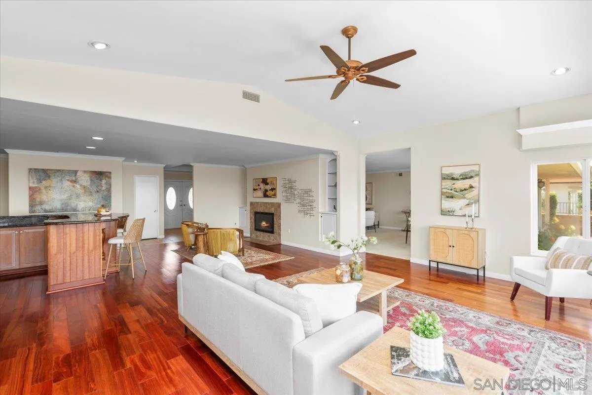https://cdn.realtyfeed.com/cdn/127/250036016/6d091f41f5af3aab6616cbadb02fb9ba.webp