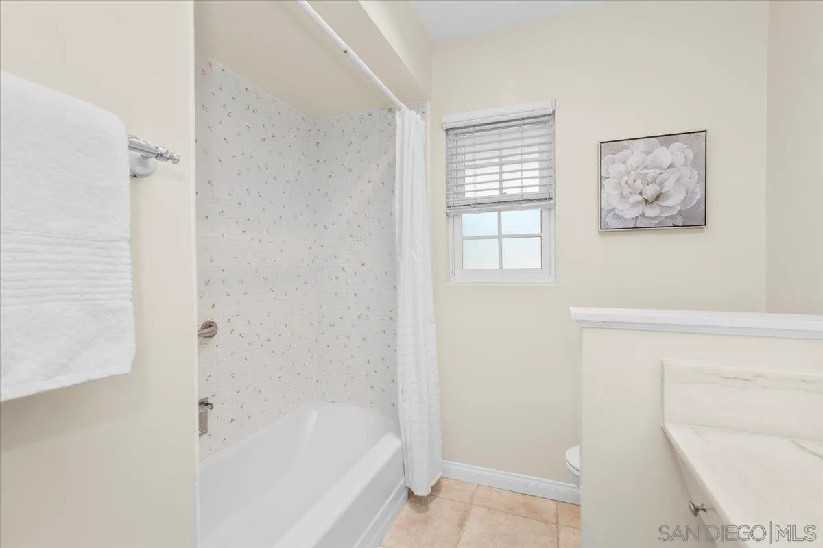https://cdn.realtyfeed.com/cdn/127/250036016/91f54560023c3d411d9be54434095def.webp