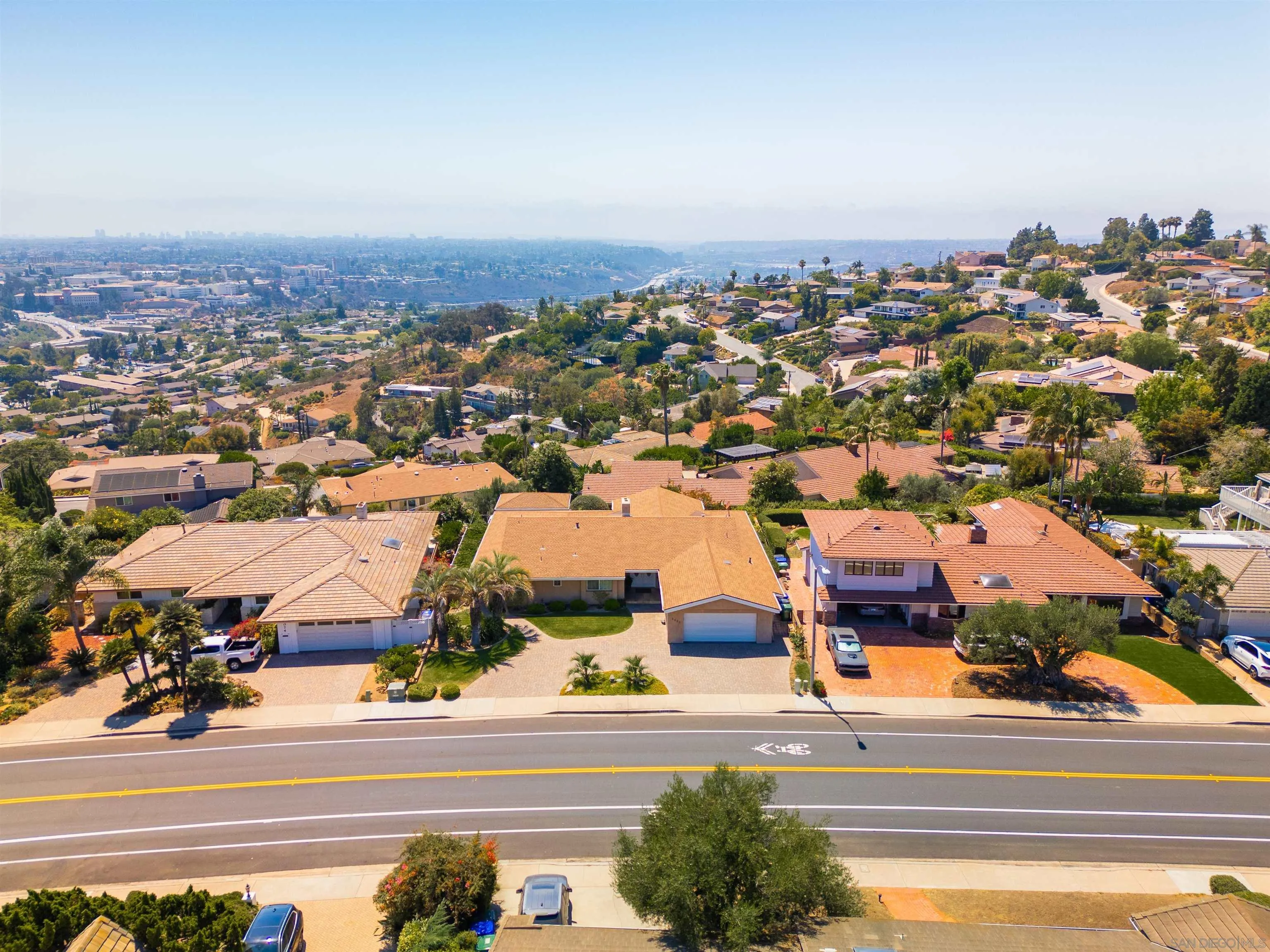 https://cdn.realtyfeed.com/cdn/127/250036016/dafa665d25a978bbd0ff8360029fa75f.webp