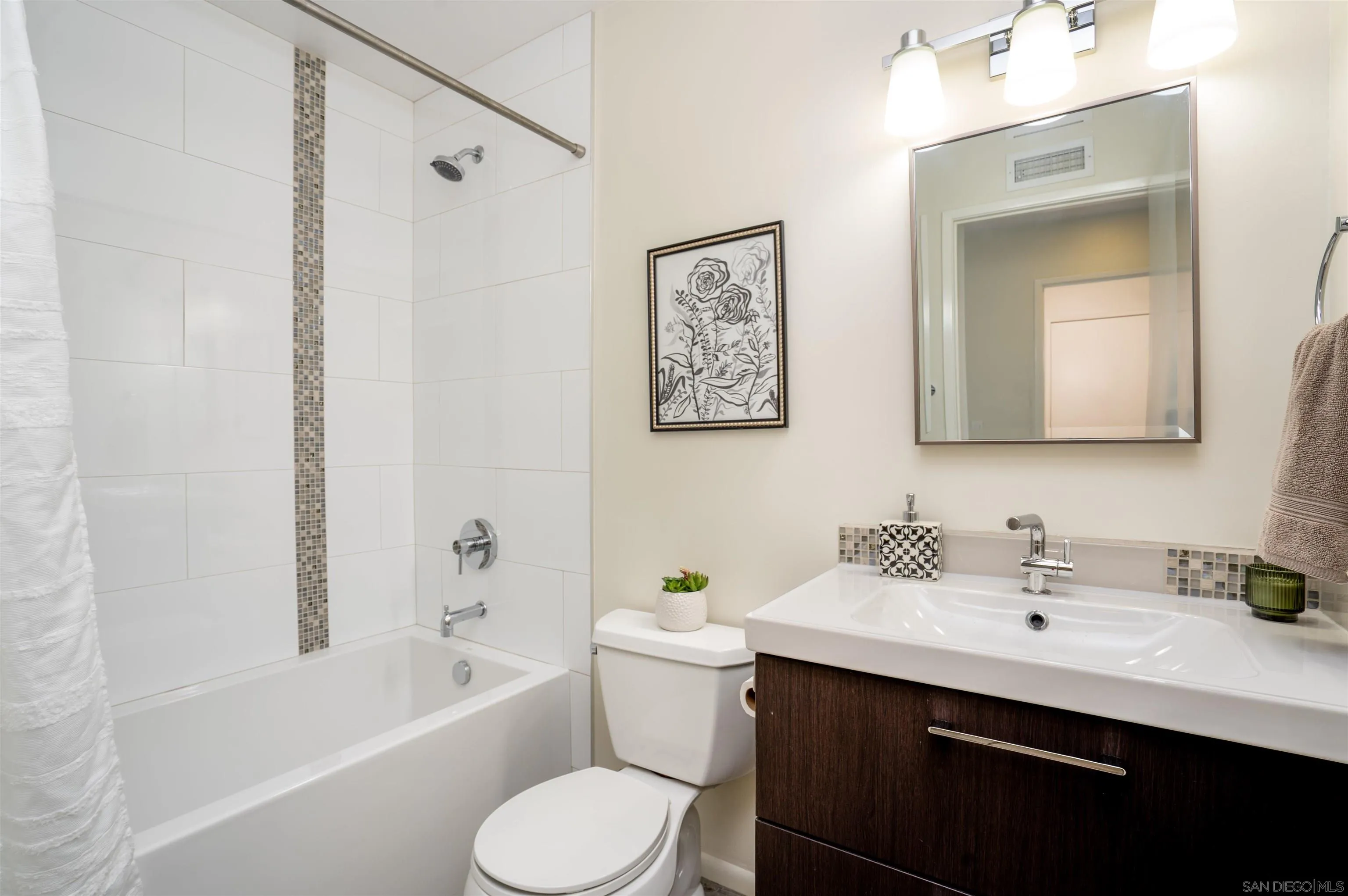 https://cdn.realtyfeed.com/cdn/127/250036024/ae95ce6bb70c8372257f73213ffee697.webp