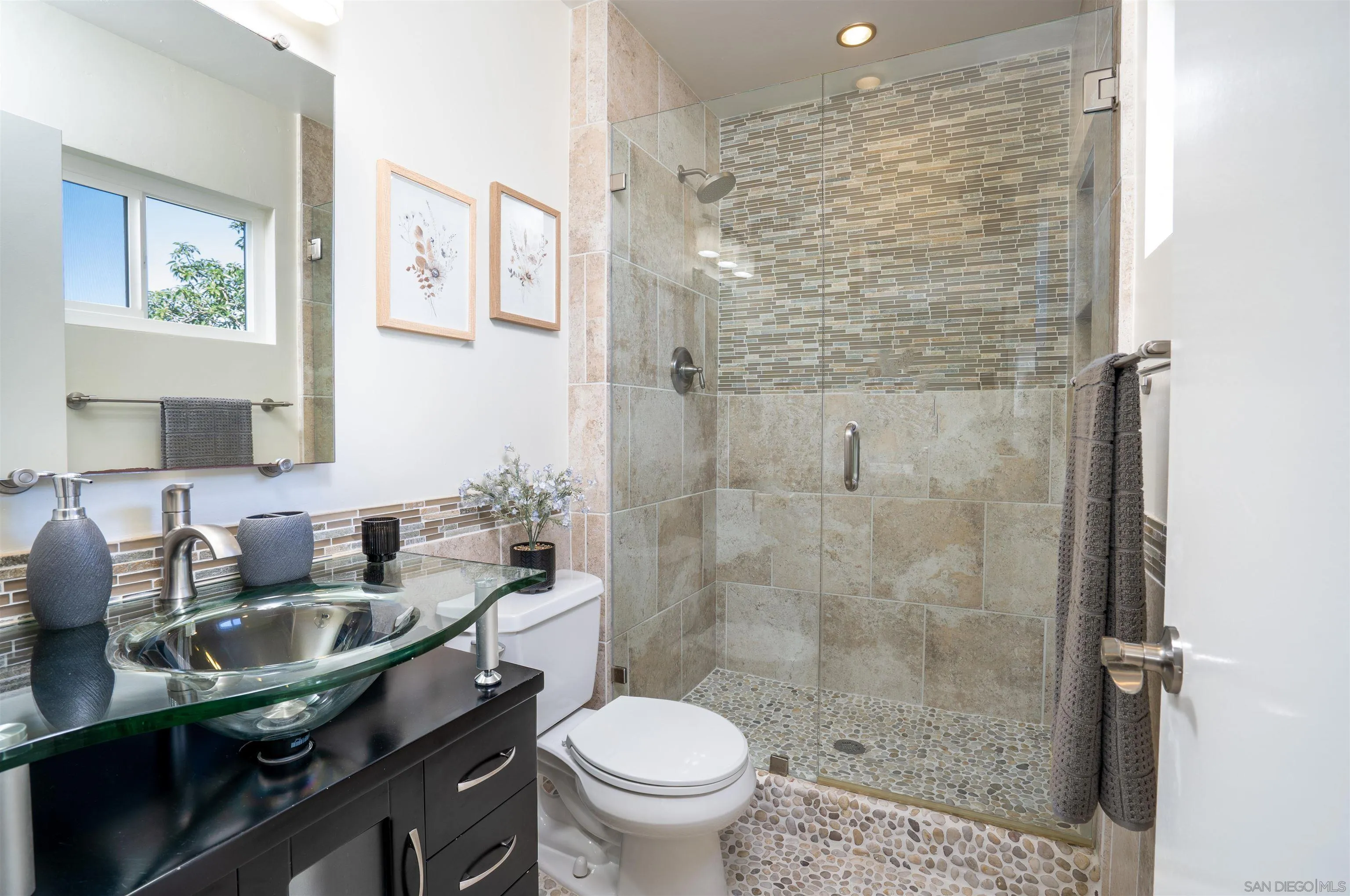 https://cdn.realtyfeed.com/cdn/127/250036024/b4108ff3561403e69188f811f3e88cd1.webp
