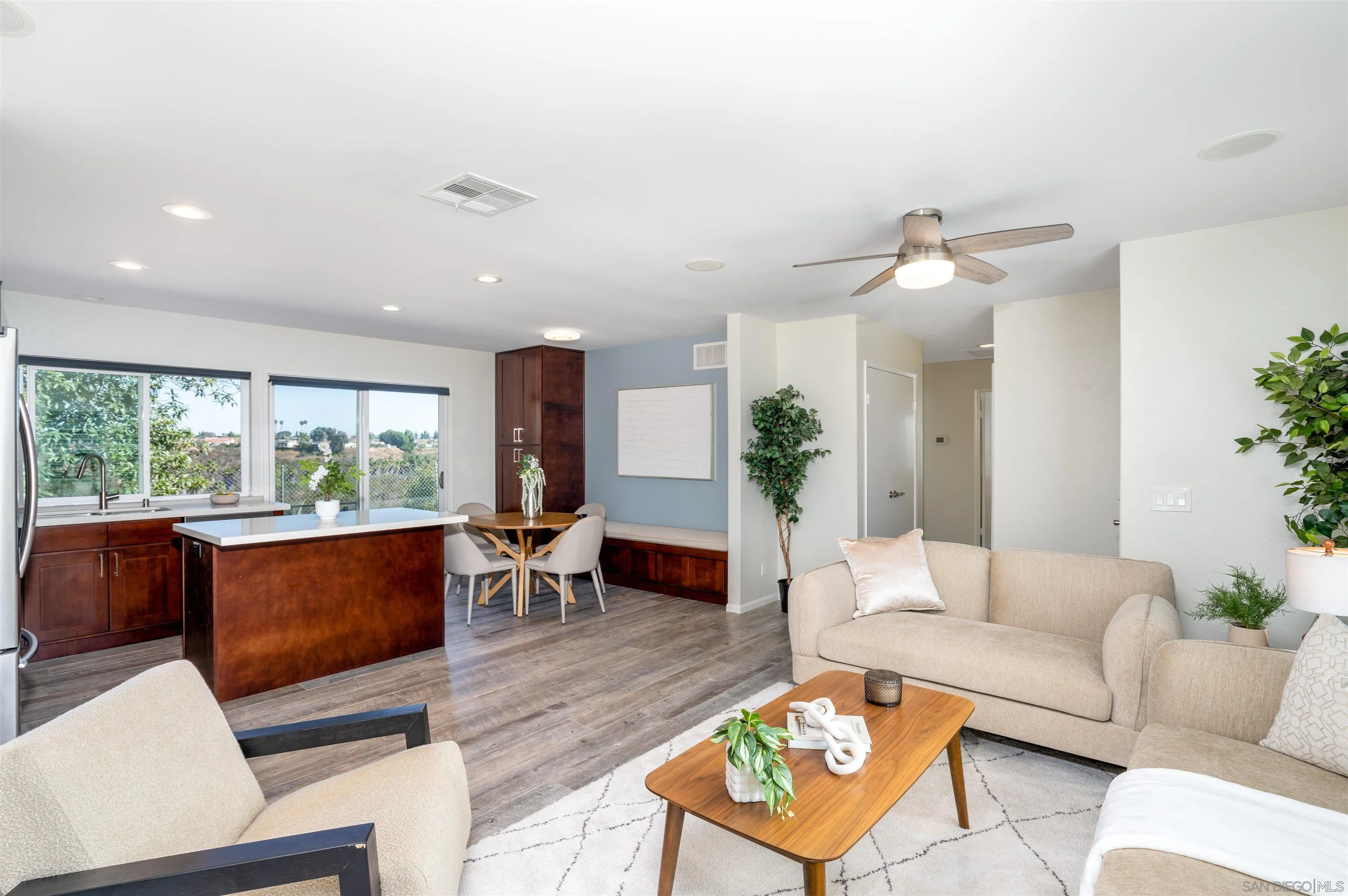https://cdn.realtyfeed.com/cdn/127/250036024/dba3c0bd314703a81e37b43777f805c4.webp