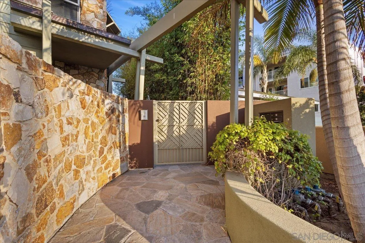 Photo #2: 250036036 Listing 