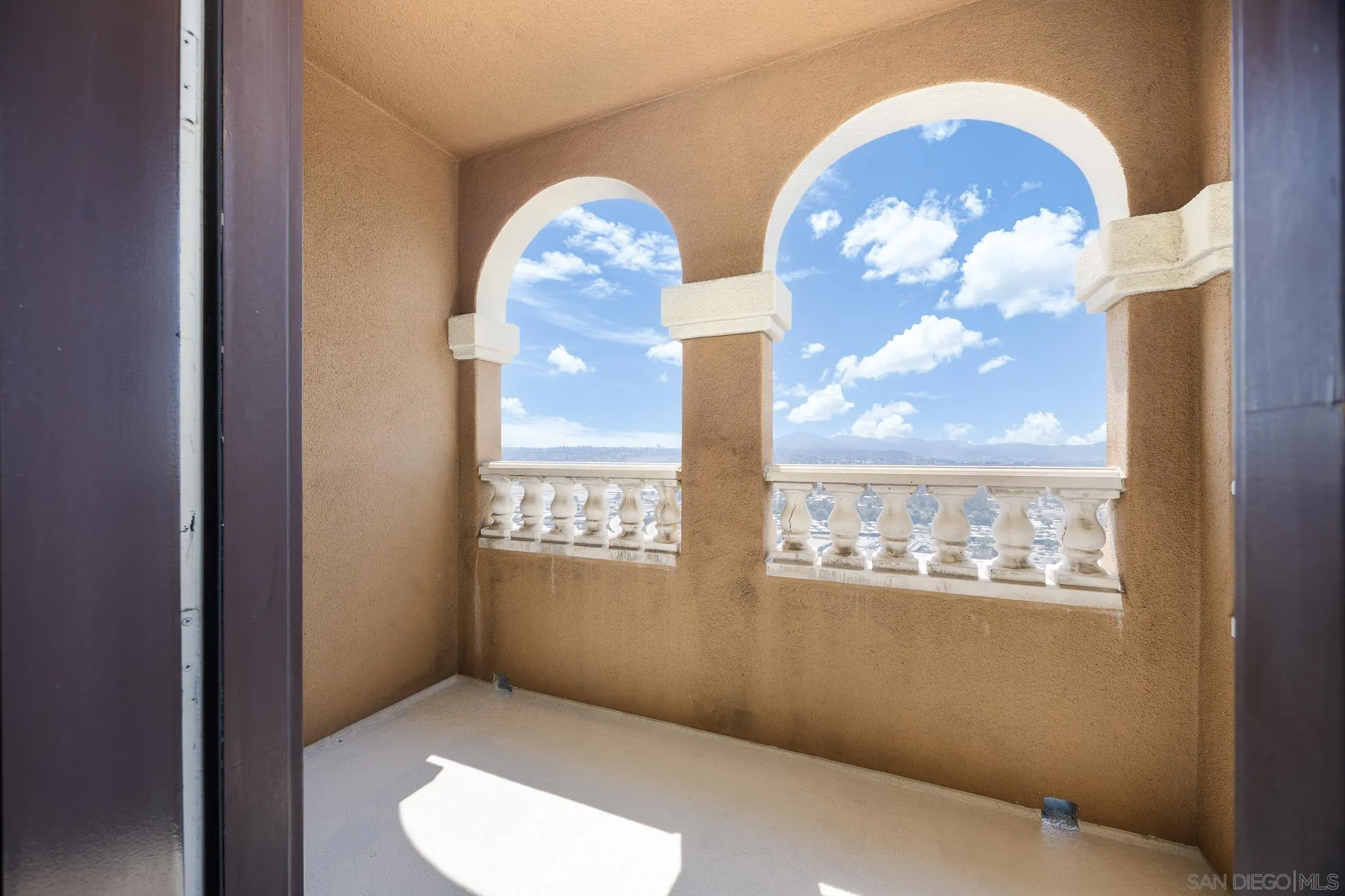 https://cdn.realtyfeed.com/cdn/127/250036037/006800391ef9426ade03f15ef454b90e.webp