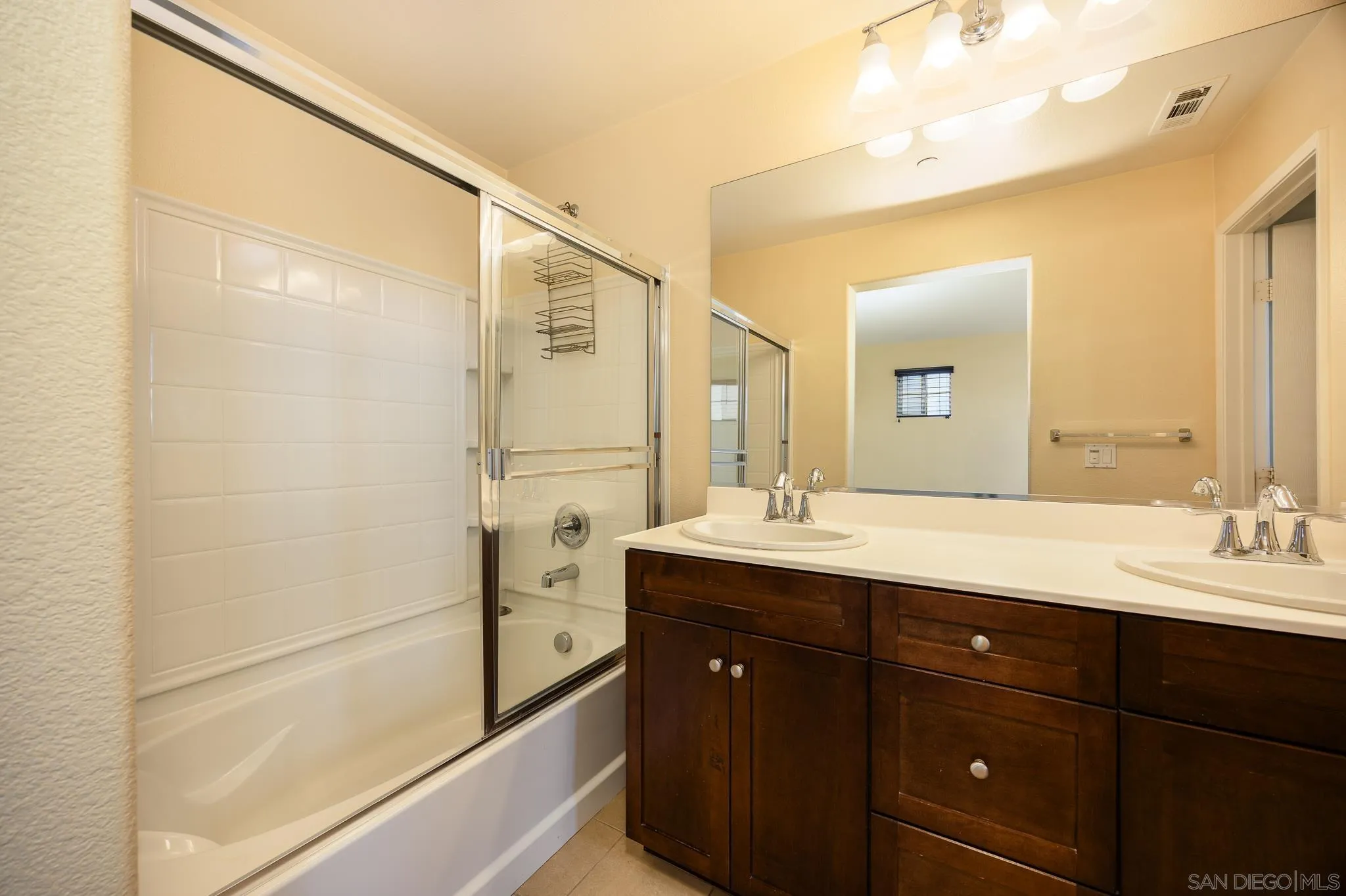 https://cdn.realtyfeed.com/cdn/127/250036037/bd6614900a0ec01307f7c22214029bd7.webp