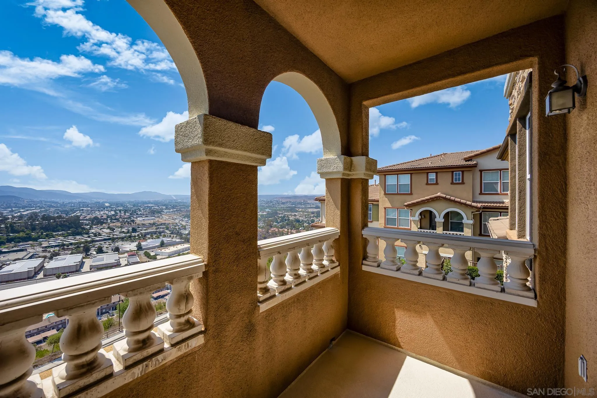 https://cdn.realtyfeed.com/cdn/127/250036037/d477534f3a8537269acd148c0ceed242.webp