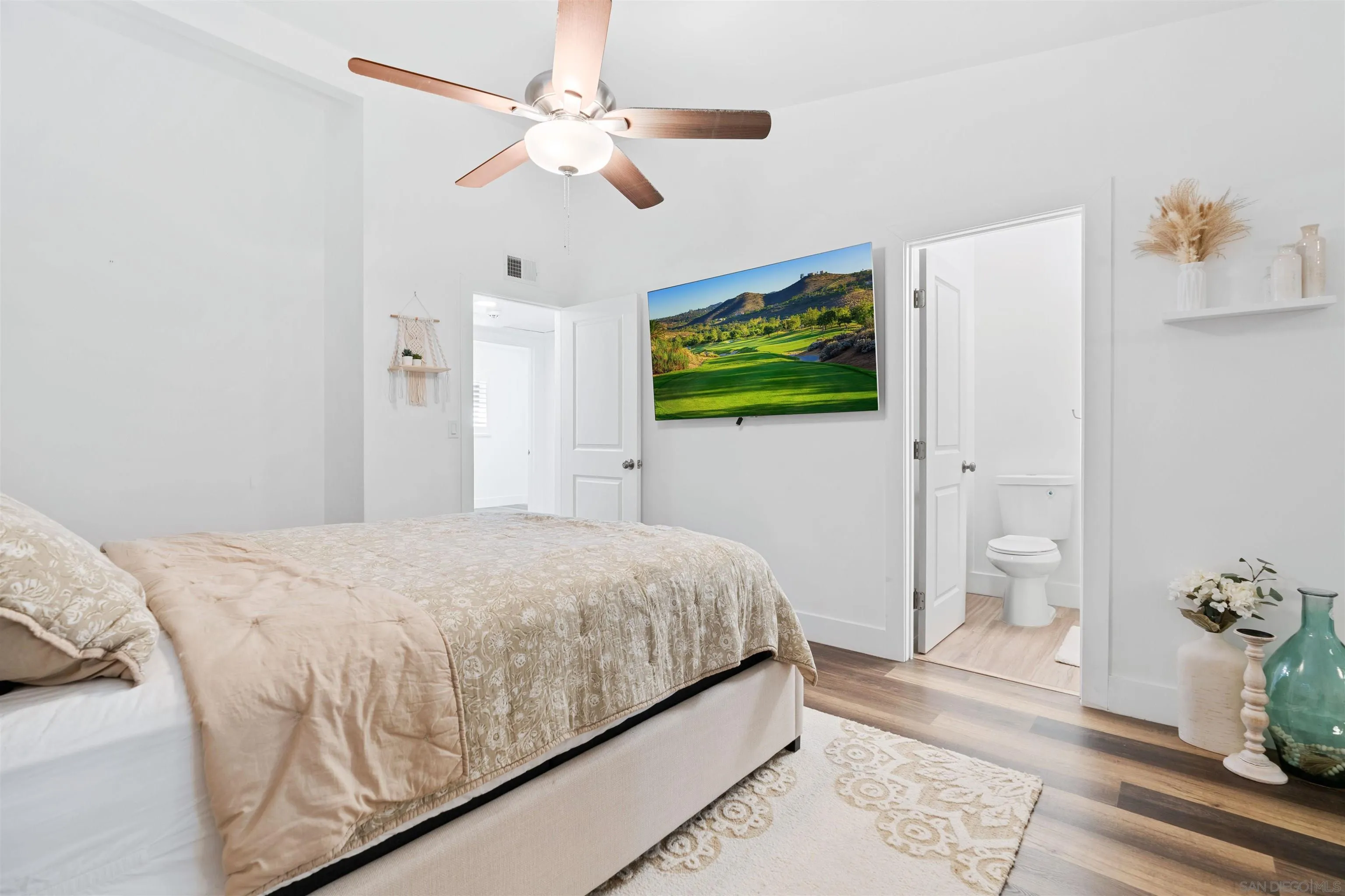 https://cdn.realtyfeed.com/cdn/127/250036044/cf747db93a5b382923fc77c2261f8dee.webp
