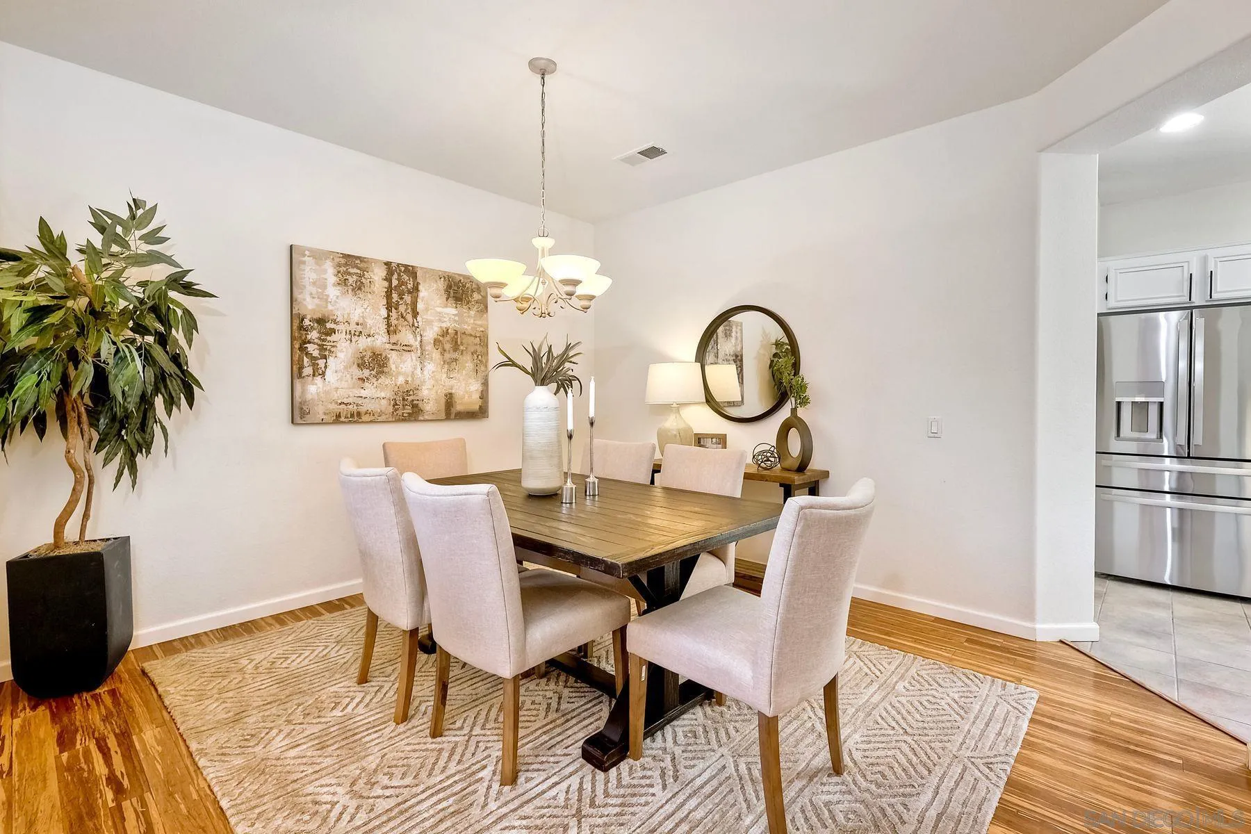 https://cdn.realtyfeed.com/cdn/127/250036045/8a1f04e1a133ee539a92cf15ae64d6a1.webp