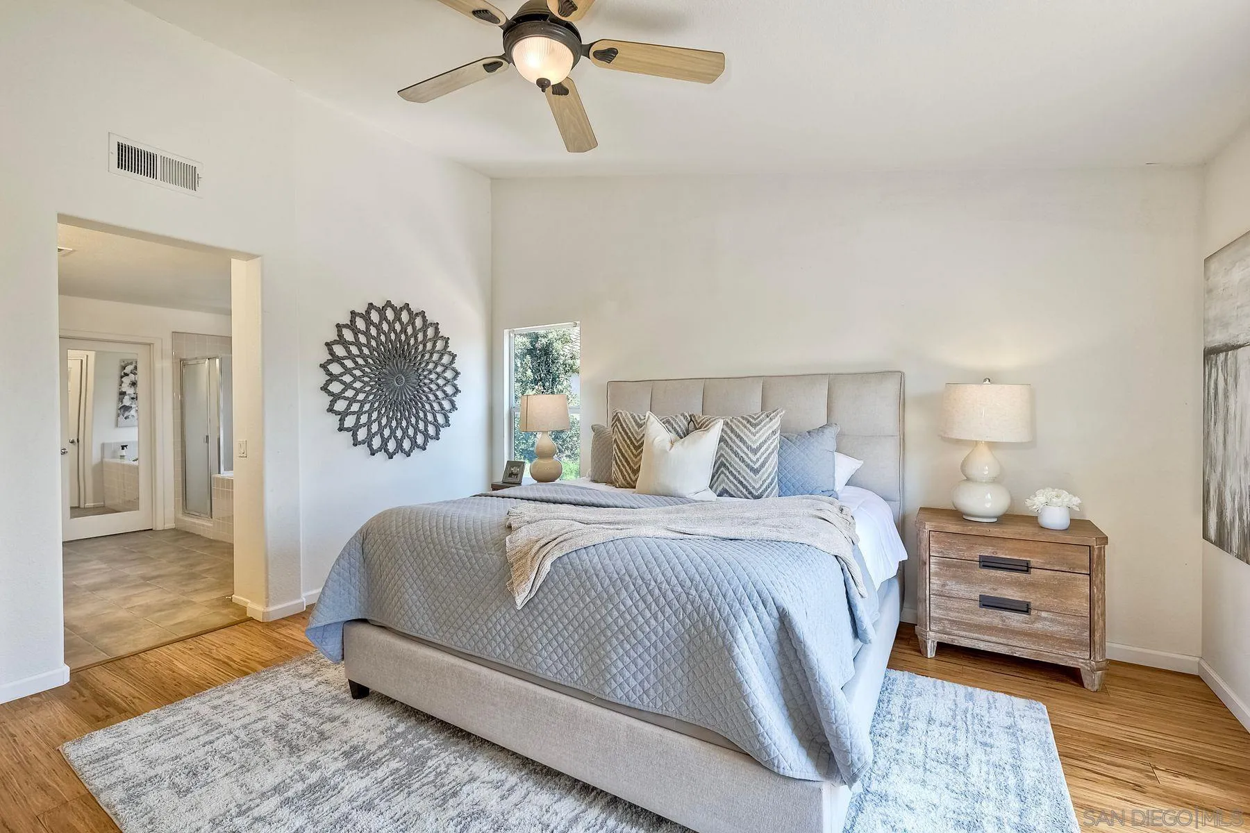 https://cdn.realtyfeed.com/cdn/127/250036045/b32a871ae9881b6b170b4ef19c50c220.webp