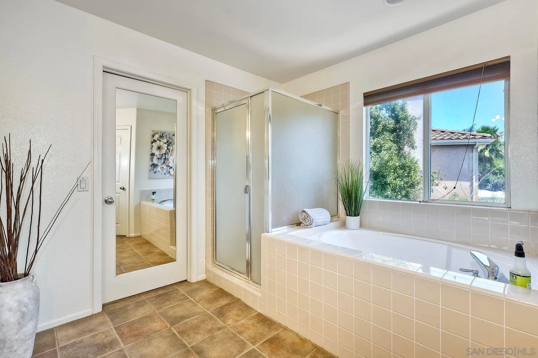https://cdn.realtyfeed.com/cdn/127/250036045/bf830de4ef366221fb3026a8342e7bc4.webp