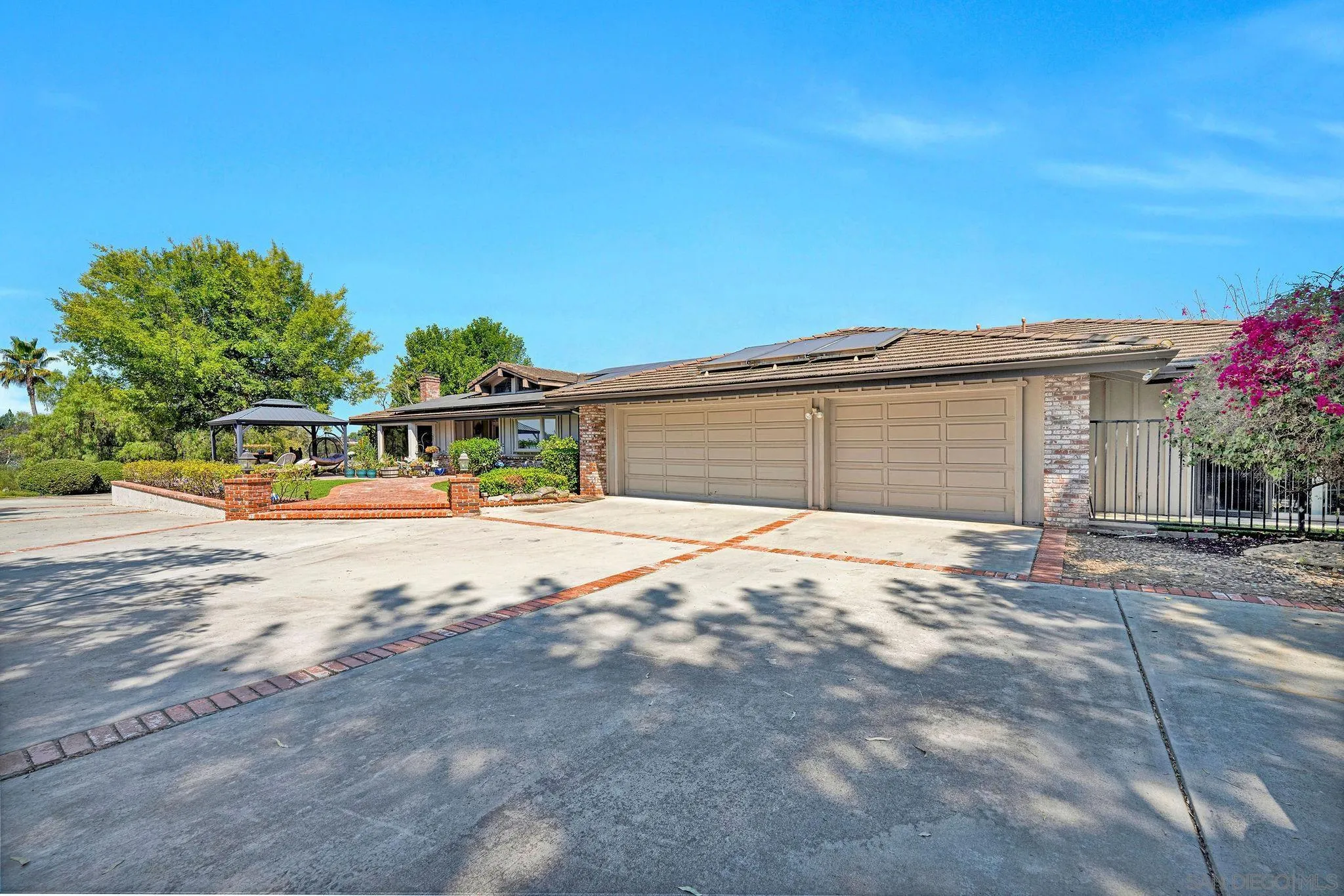 https://cdn.realtyfeed.com/cdn/127/250036064/07b71b7cfb33ce37edf4708905a408d1.webp