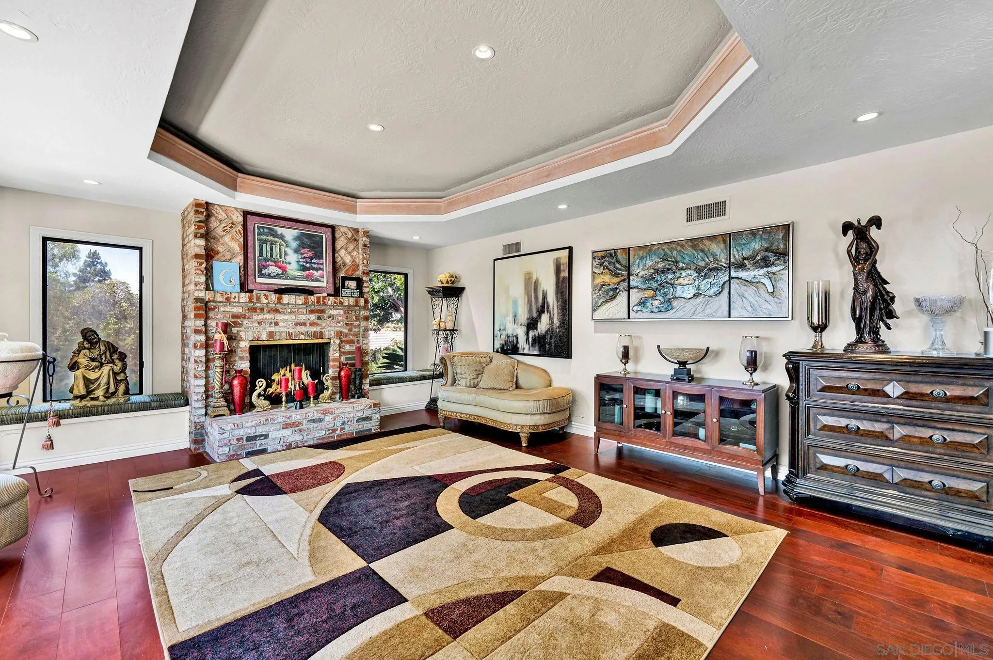 https://cdn.realtyfeed.com/cdn/127/250036064/5c93edcb65c916fa7130989507269721.webp