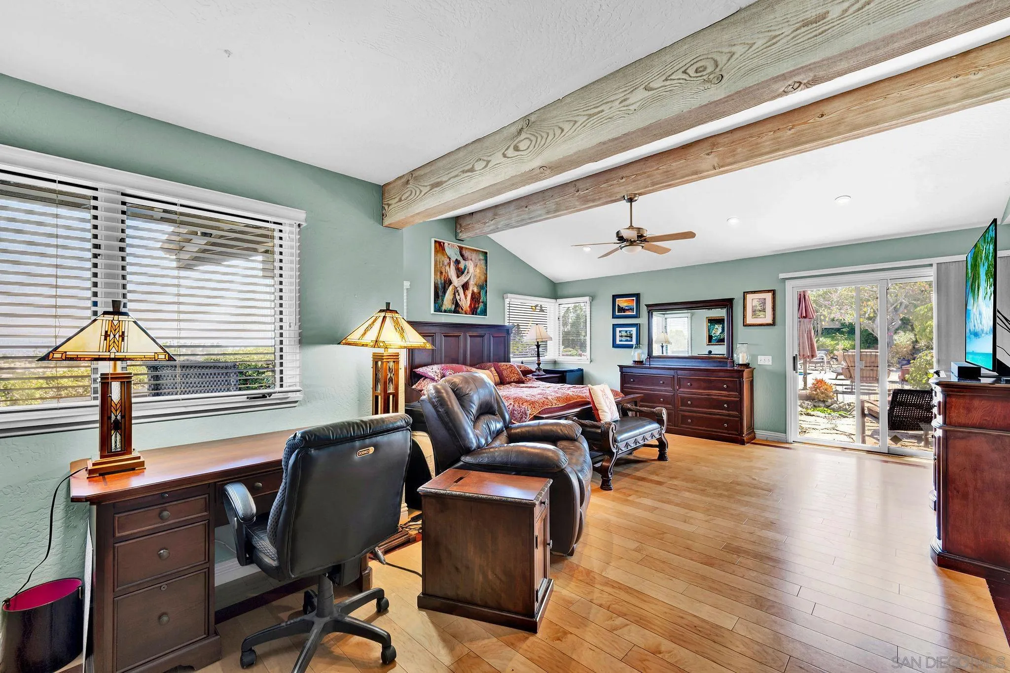 https://cdn.realtyfeed.com/cdn/127/250036064/681f86abe8706127575908e9dc37bb73.webp