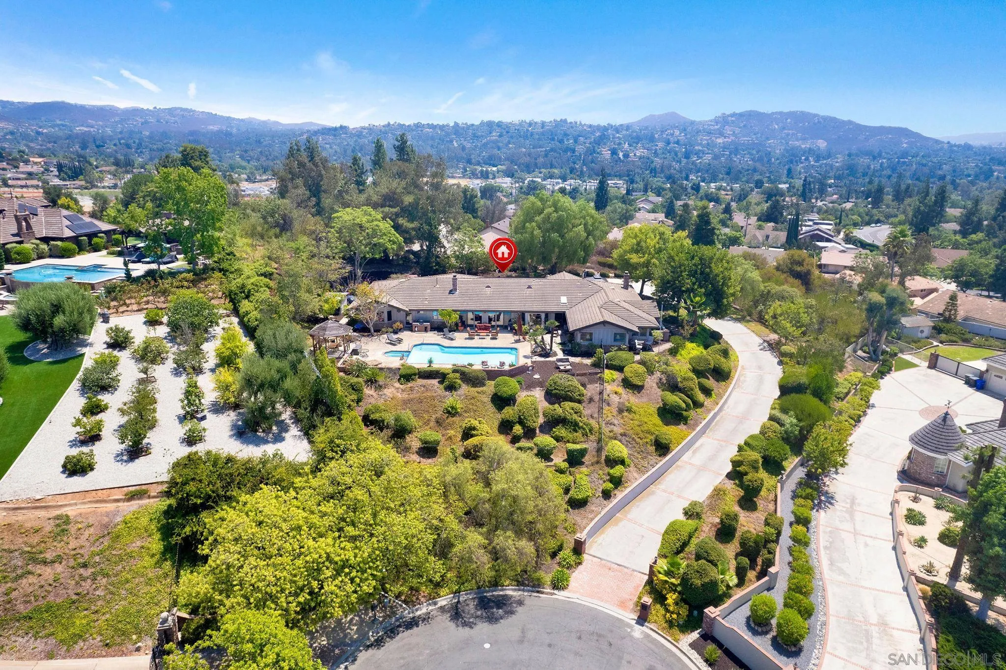 https://cdn.realtyfeed.com/cdn/127/250036064/80eea45571eee5412f5fc4627eb1a7eb.webp