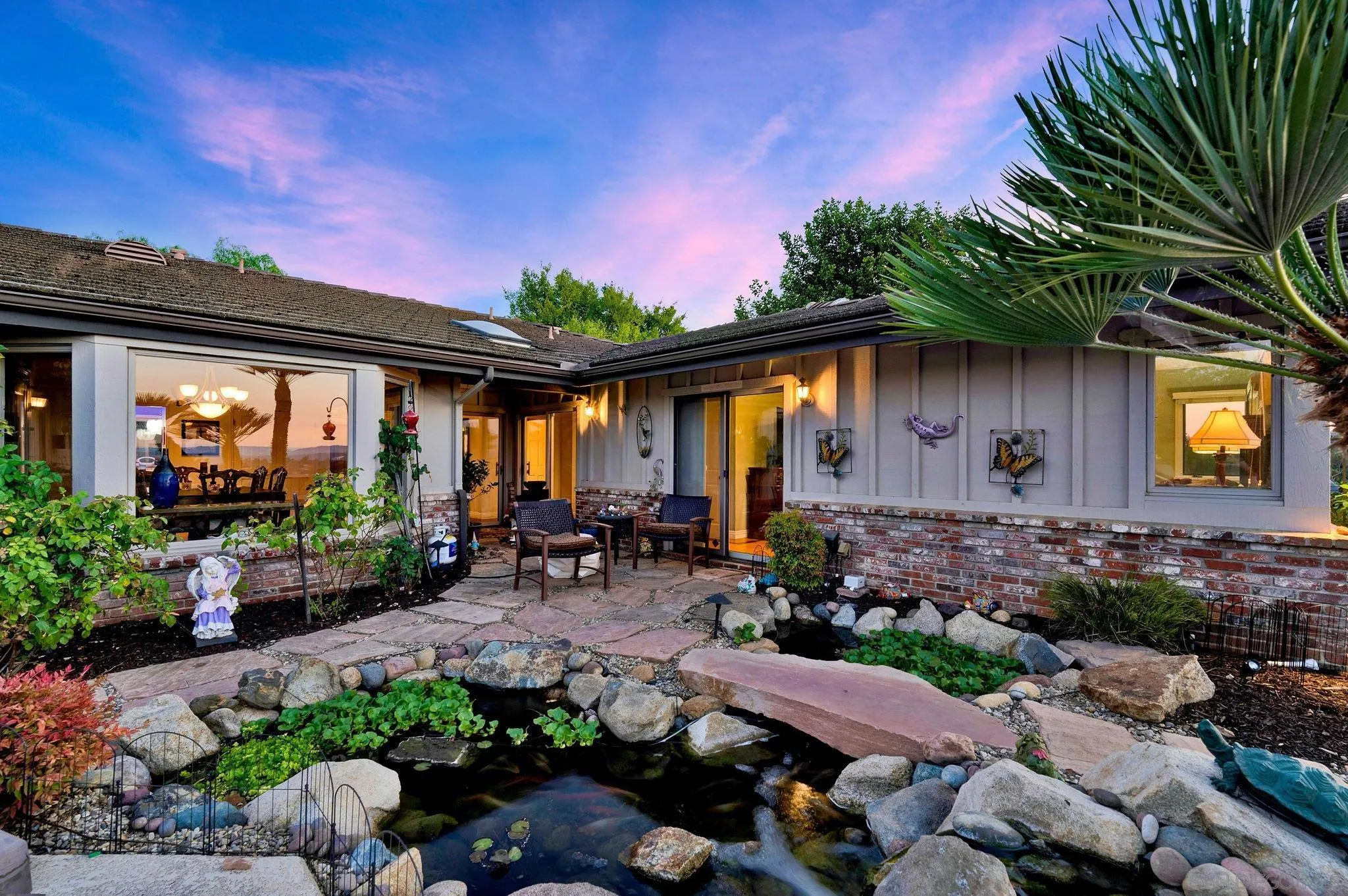 https://cdn.realtyfeed.com/cdn/127/250036064/a1806849fda2a869d683b7ffc3e10128.webp