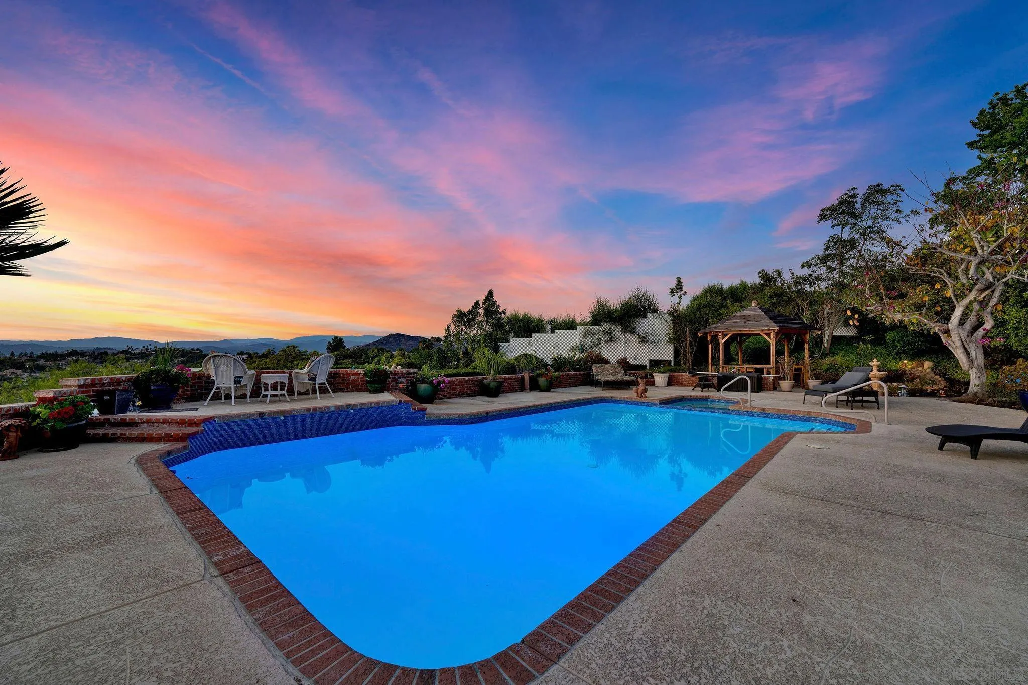 https://cdn.realtyfeed.com/cdn/127/250036064/af0ac56975ea03ed0c6948f882ced54b.webp