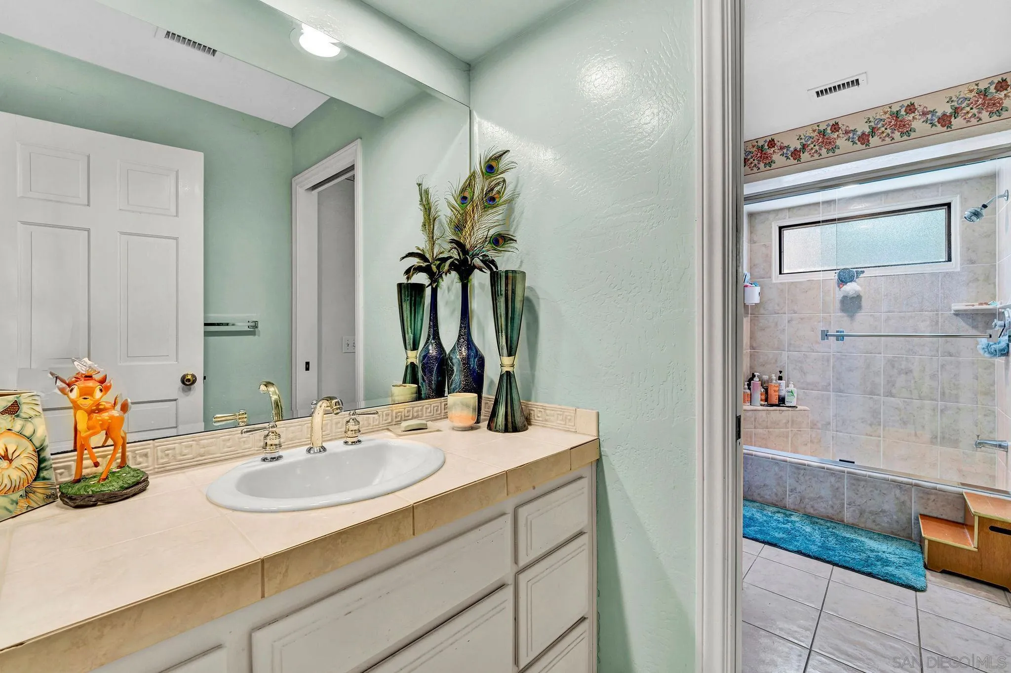 https://cdn.realtyfeed.com/cdn/127/250036064/cec59ff74ded94b86fa1f09f85370b65.webp
