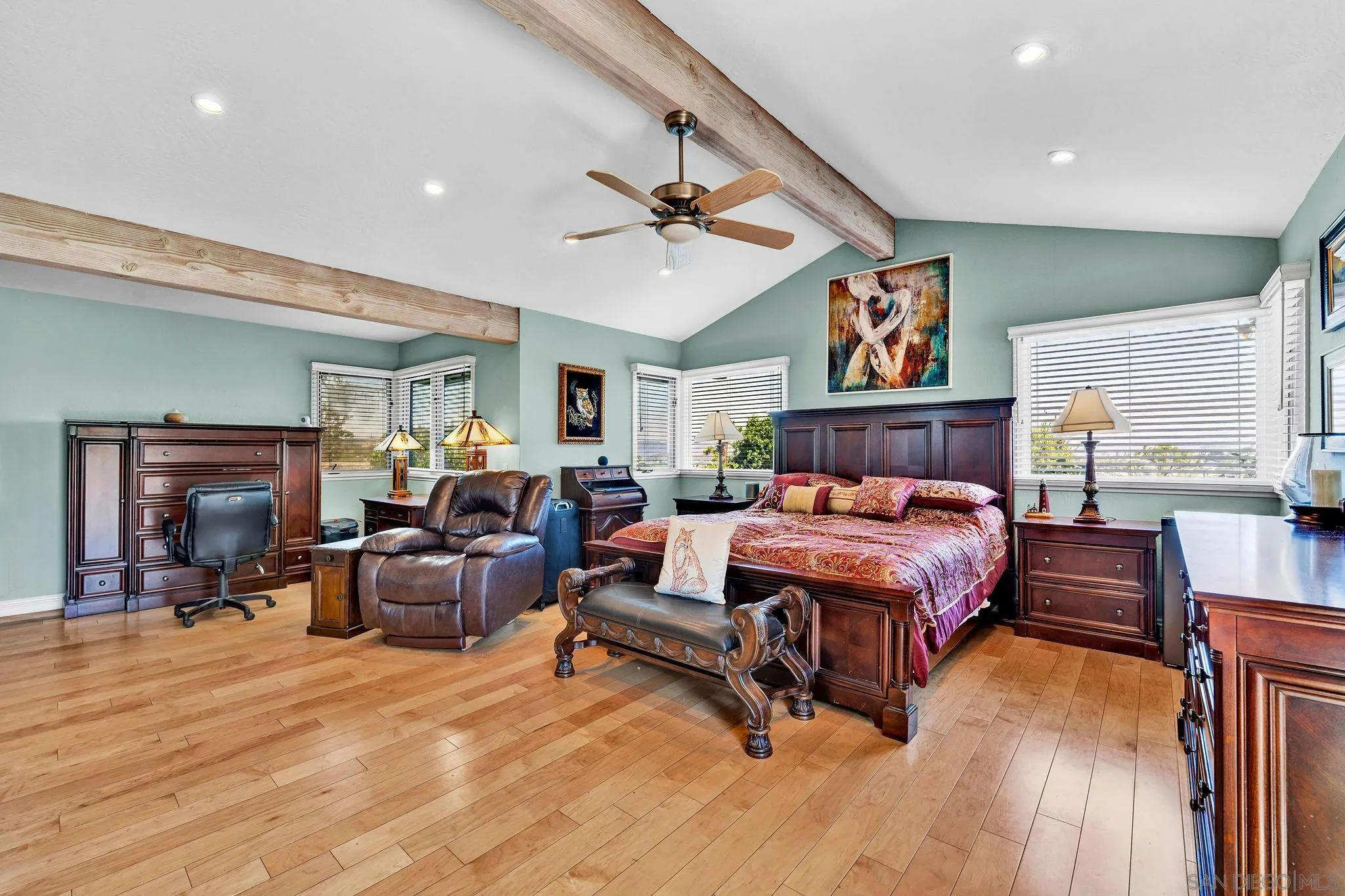 https://cdn.realtyfeed.com/cdn/127/250036064/d2ad6b1332d8ddd1387231ff5e6d9cf1.webp