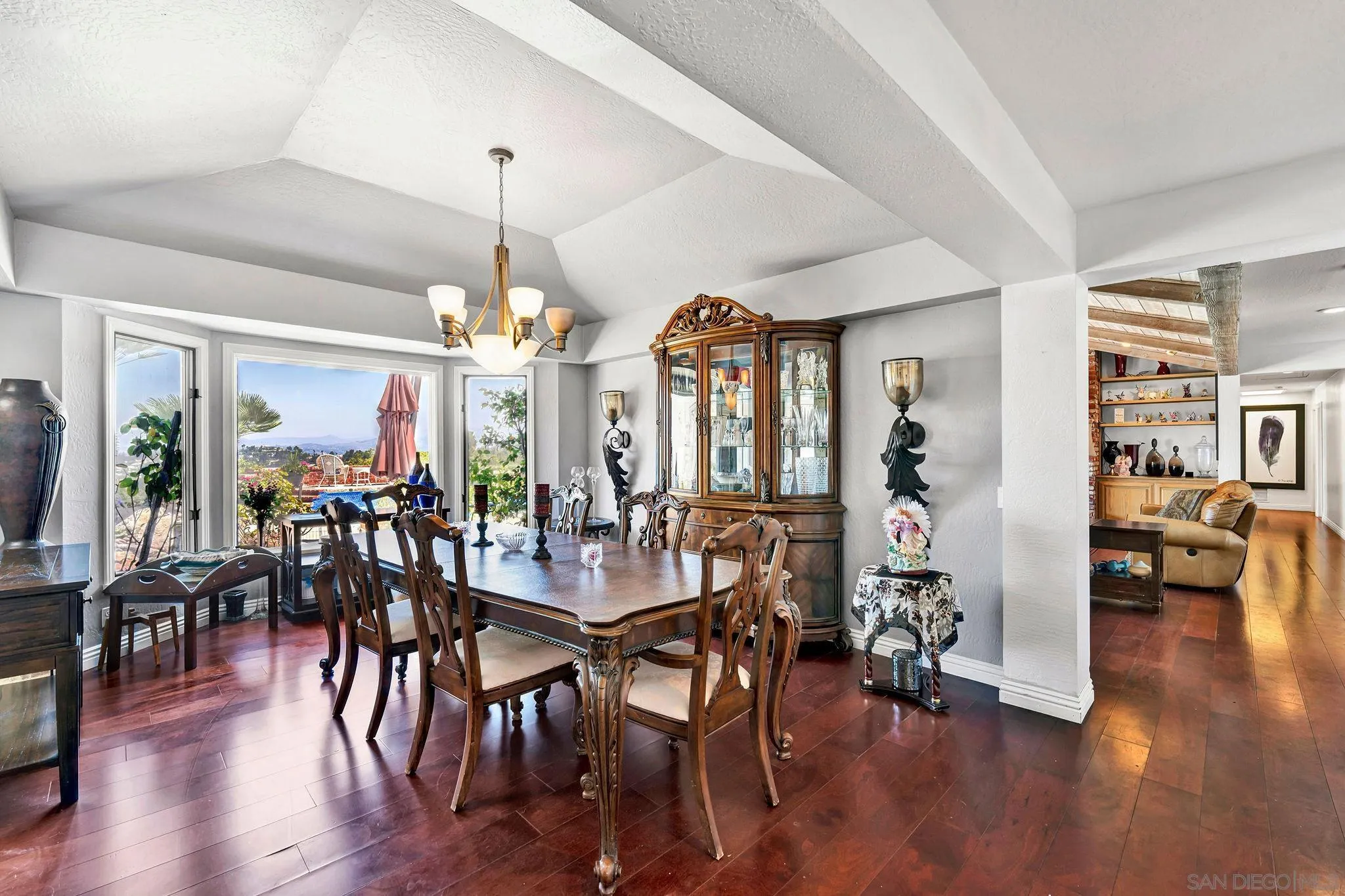 https://cdn.realtyfeed.com/cdn/127/250036064/ecf6d98423f1736704e11e3ae7b183bb.webp