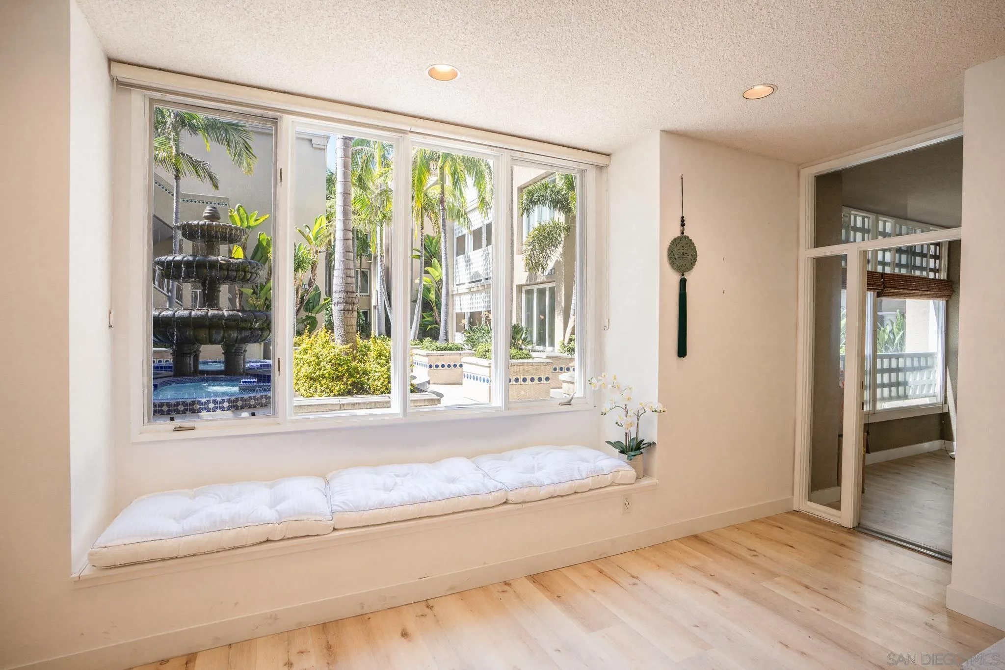 Photo #2: 250036065 Listing 