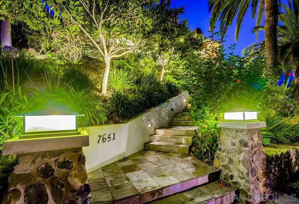 https://cdn.realtyfeed.com/cdn/127/250036069/1dbbaa010ed11b05c5c09603ac053279.webp