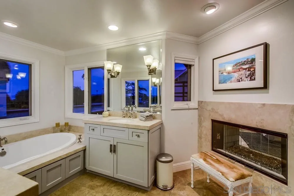 https://cdn.realtyfeed.com/cdn/127/250036069/3532c14927695f32f4b9f741dffe8589.webp